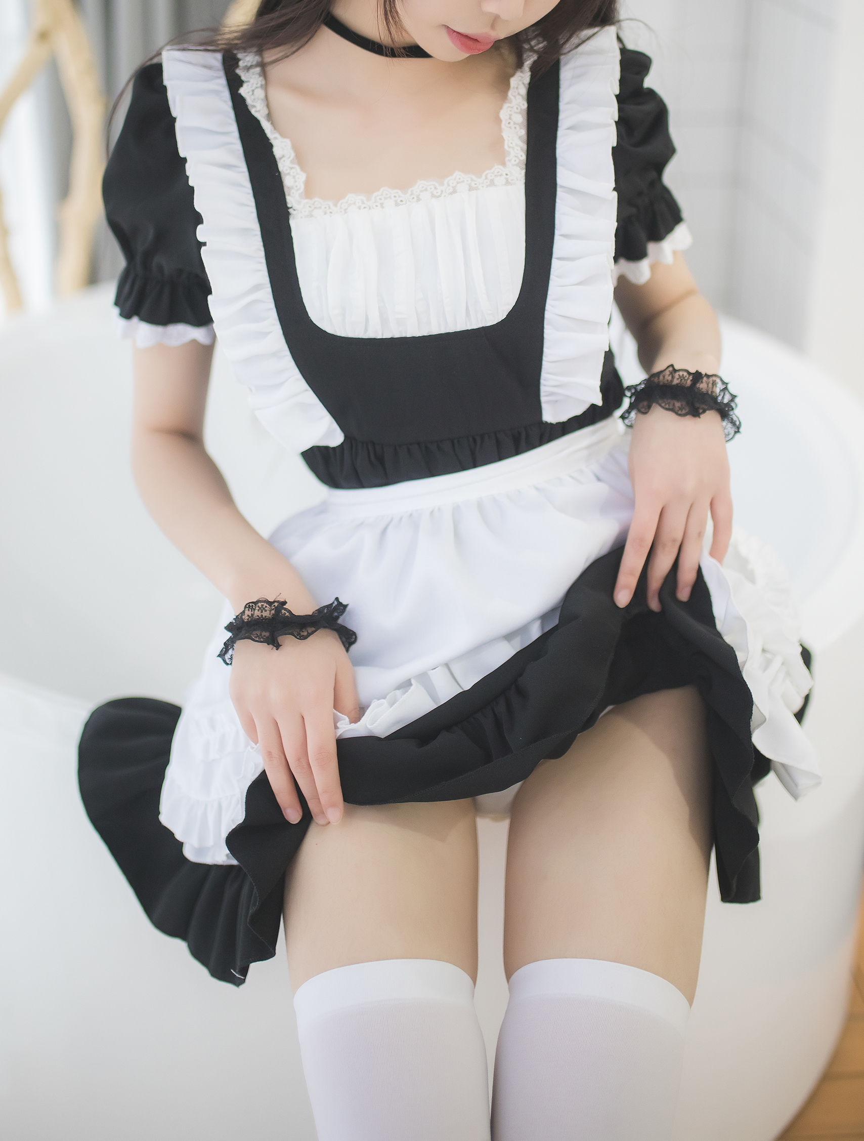 コスお嬢様セツキ 白ストッキングメイド