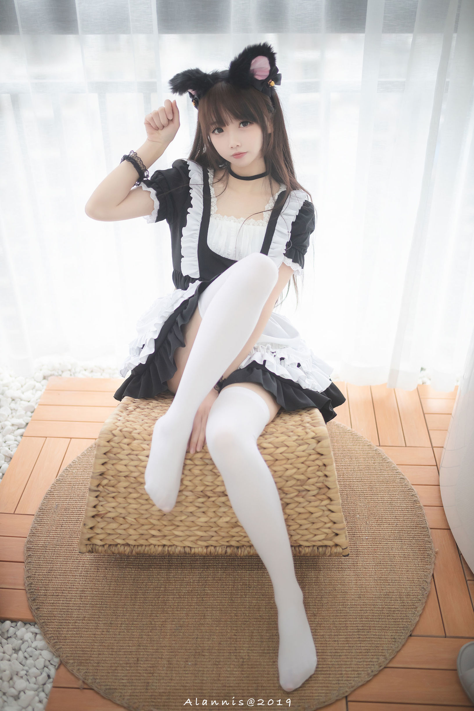 コスお嬢様セツキ 白ストッキングメイド