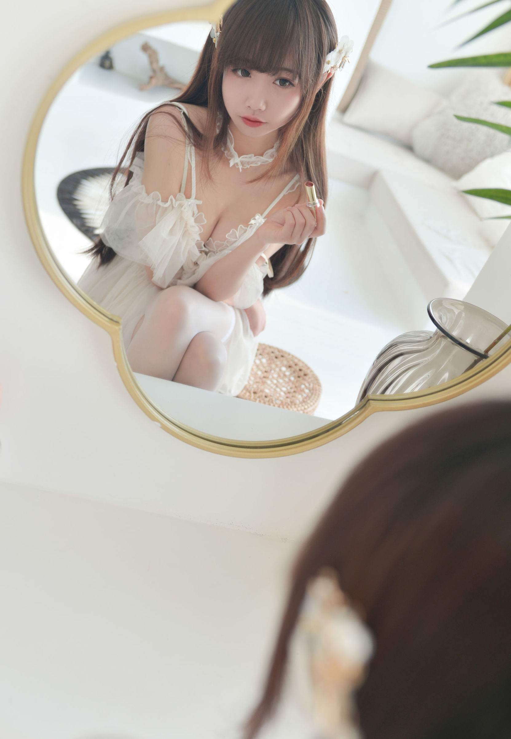 Cos小姐姐雪琪 真空激凸吊帶白絲