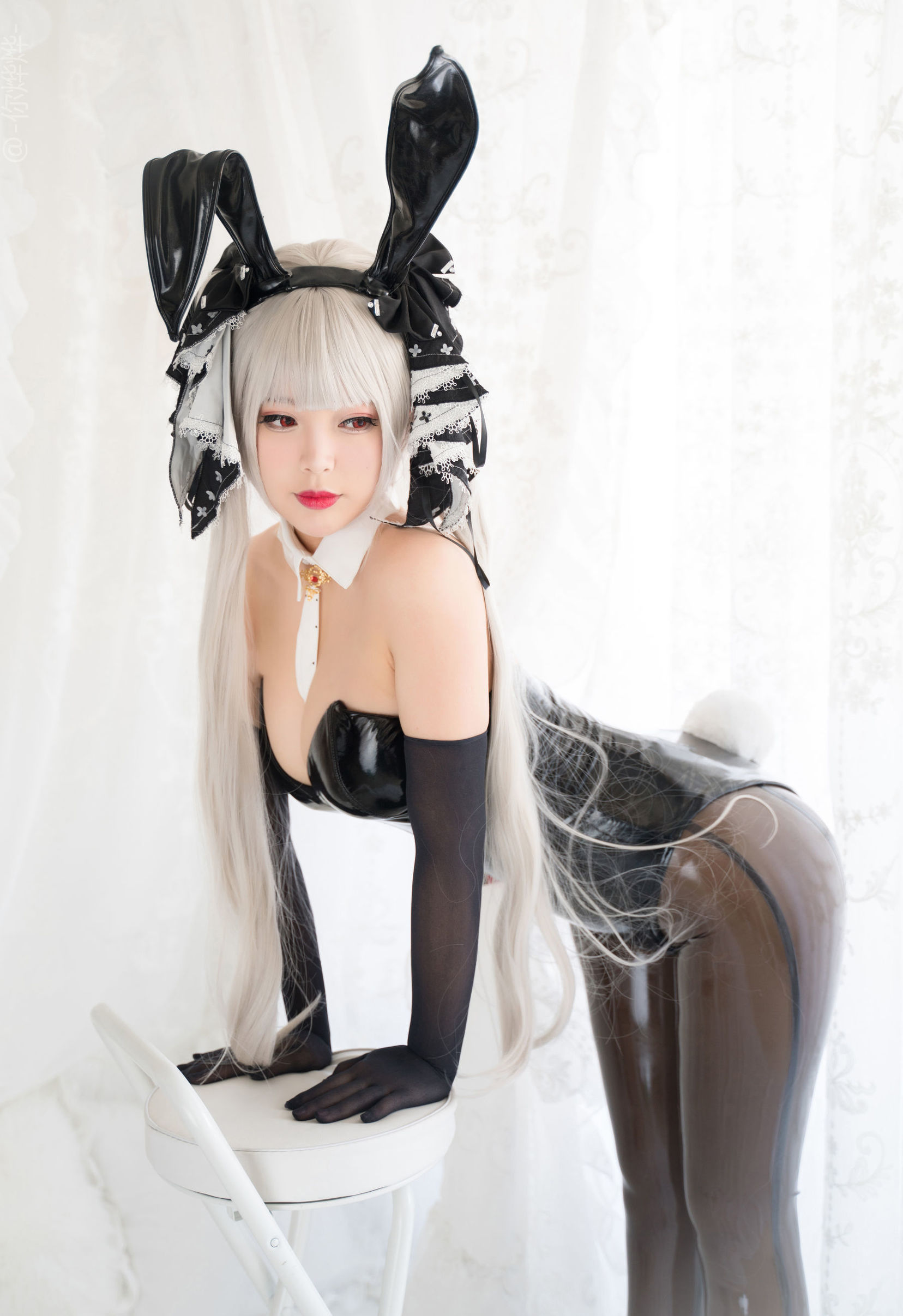 コーサー ニ ヤエヤエ かわいい うさぎ ガール