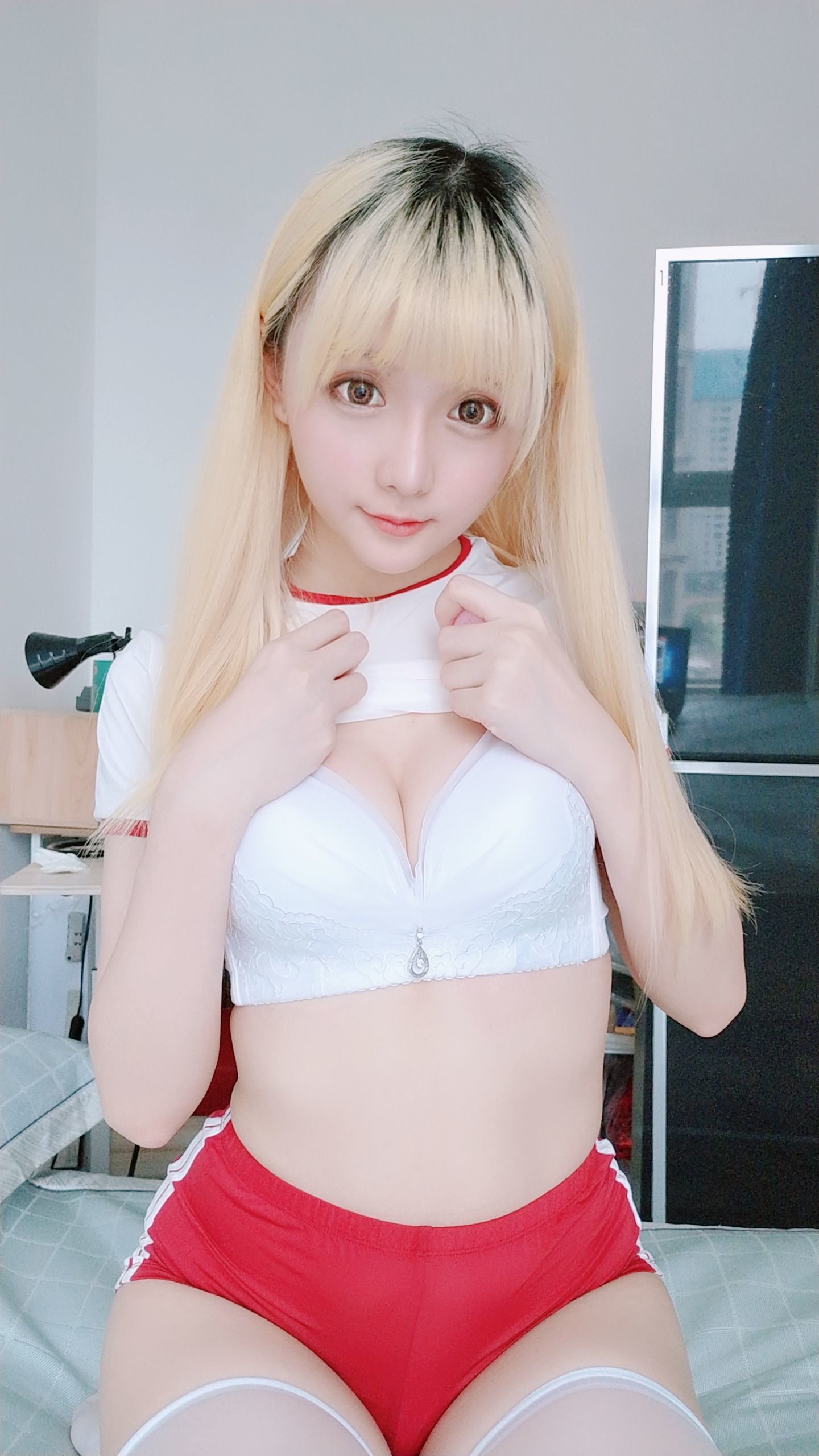 Coser tiểu thư Sao của Chi Chi trang phục thể dục