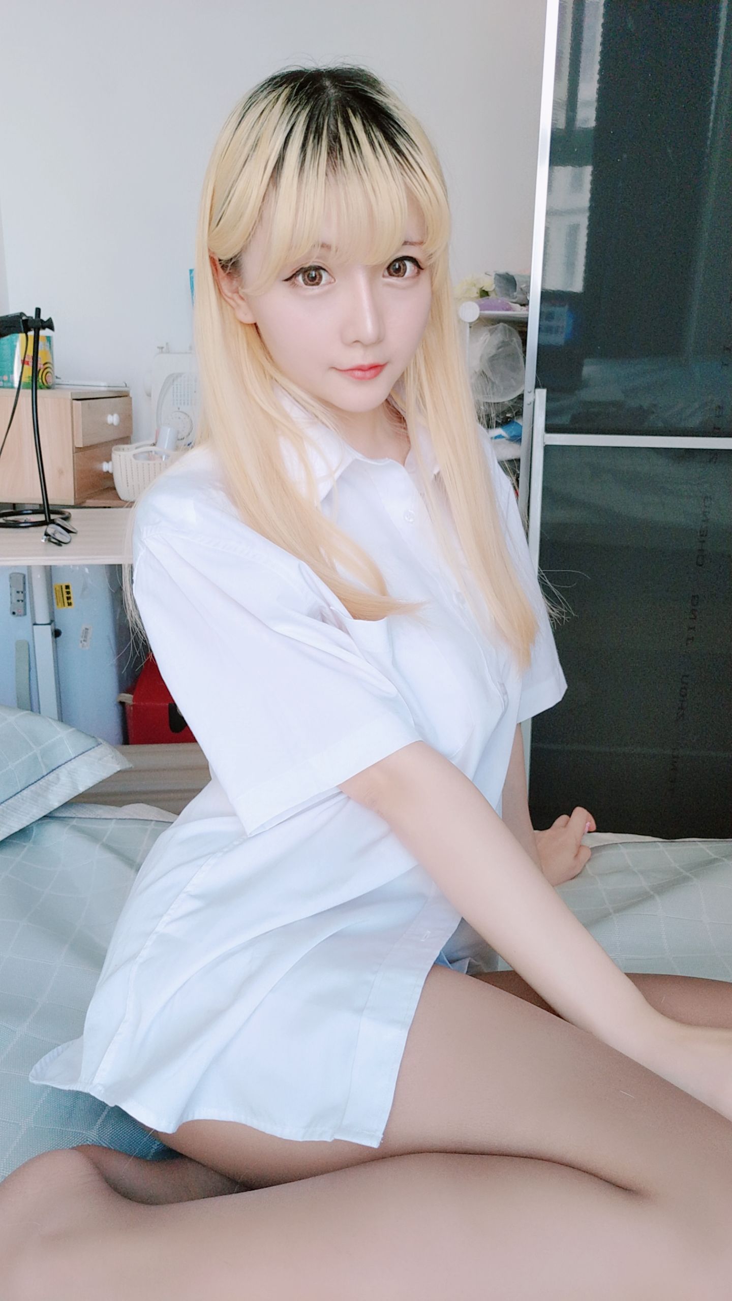 Coser Miss Xing Zhi Chi Chi White Shirt