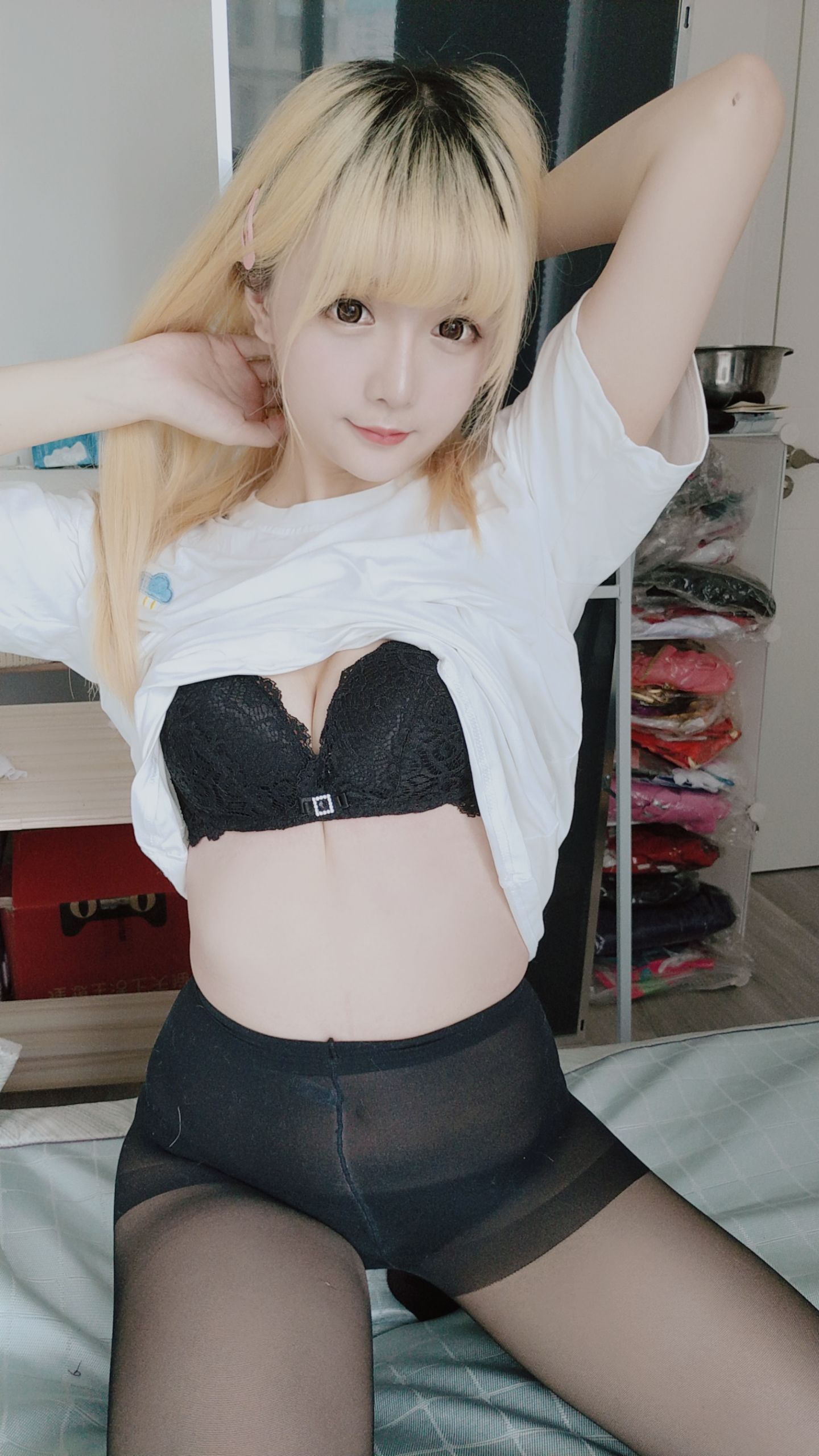 코서 아가씨 성지치치 흰 T셔츠
