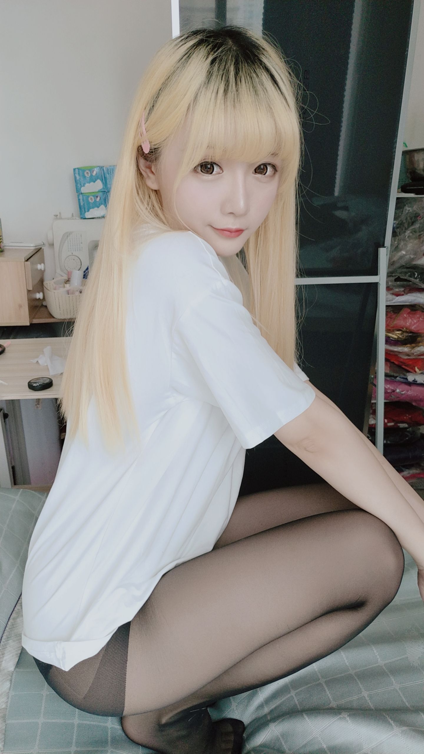 Coser Miss Xing Zhi Chi Chi White T-Shirt