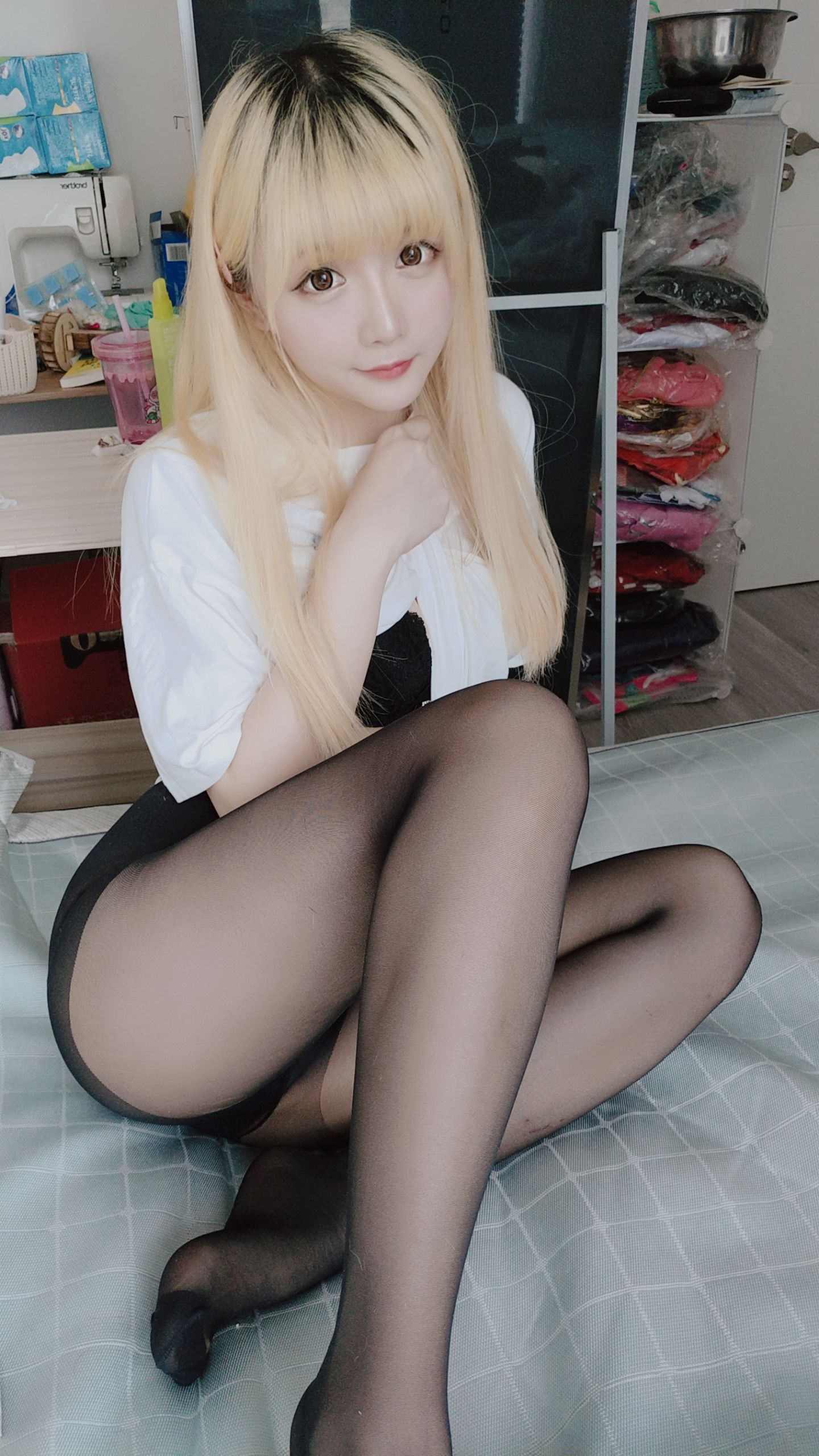 코서 아가씨 성지치치 흰 T셔츠