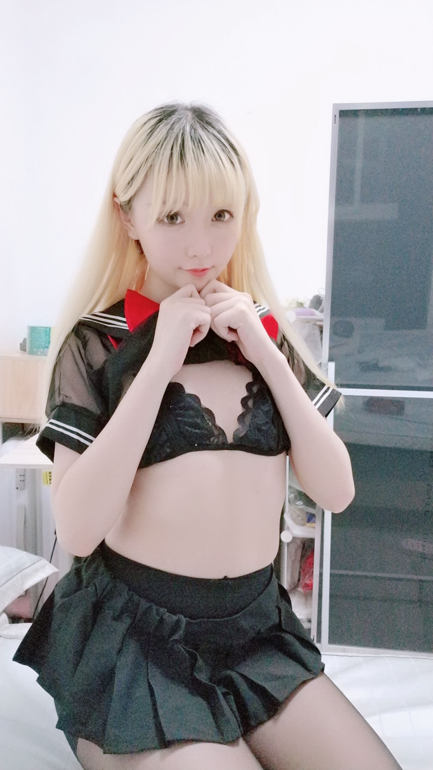 コーサーお姉さん星のちち 黒制服