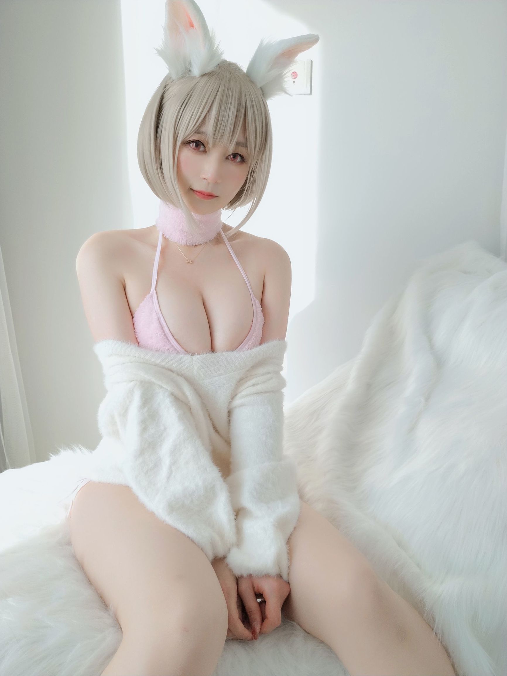 コーサーお姉さん白銀 小さな白い兎