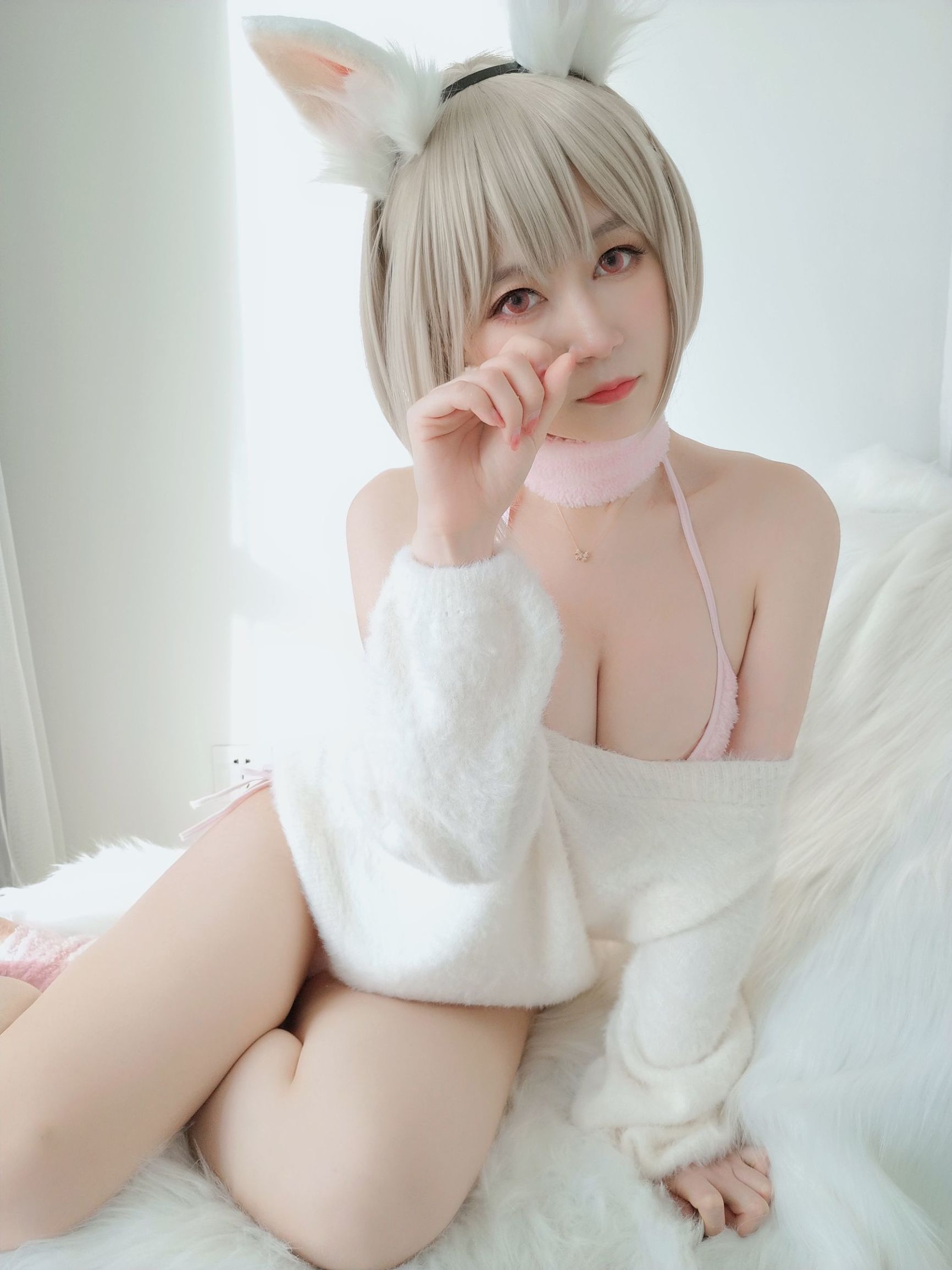 コーサーお姉さん白銀 小さな白い兎
