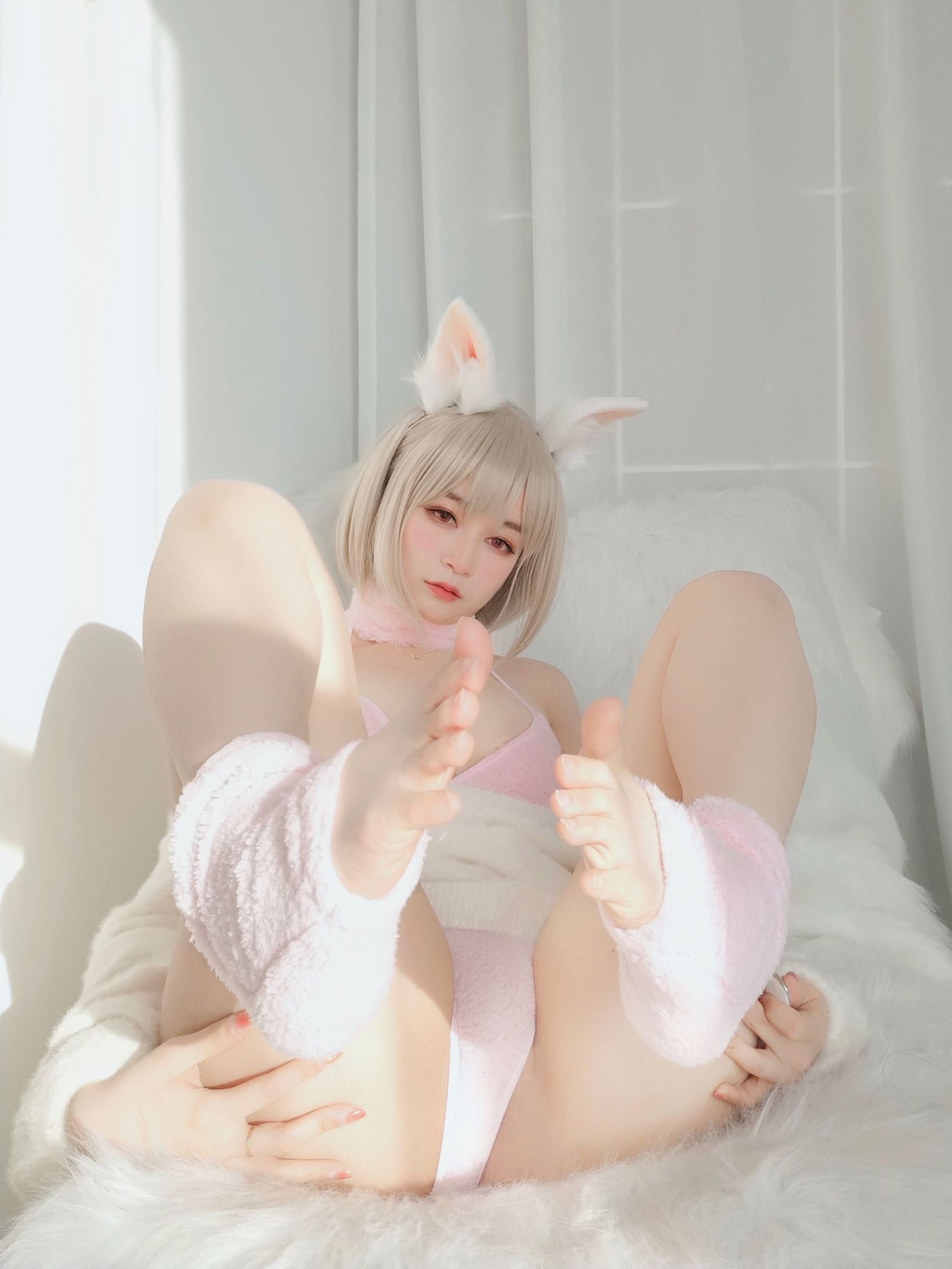 コーサーお姉さん白銀 小さな白い兎