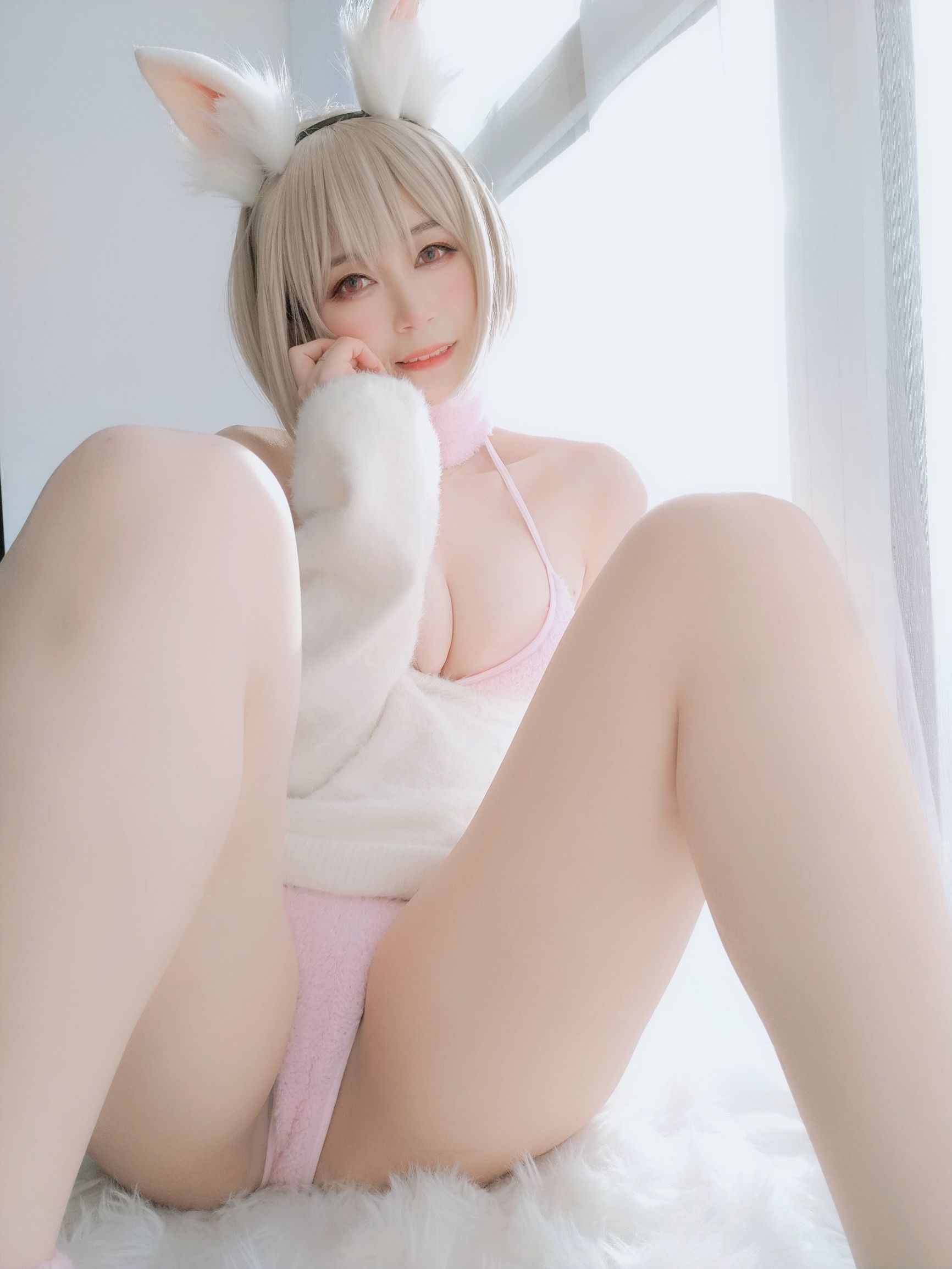 コーサーお姉さん白銀 小さな白い兎