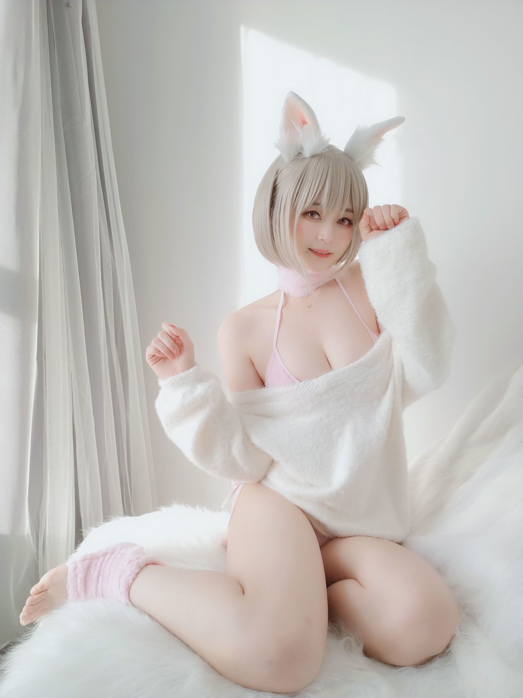 コーサーお姉さん白銀 小さな白い兎