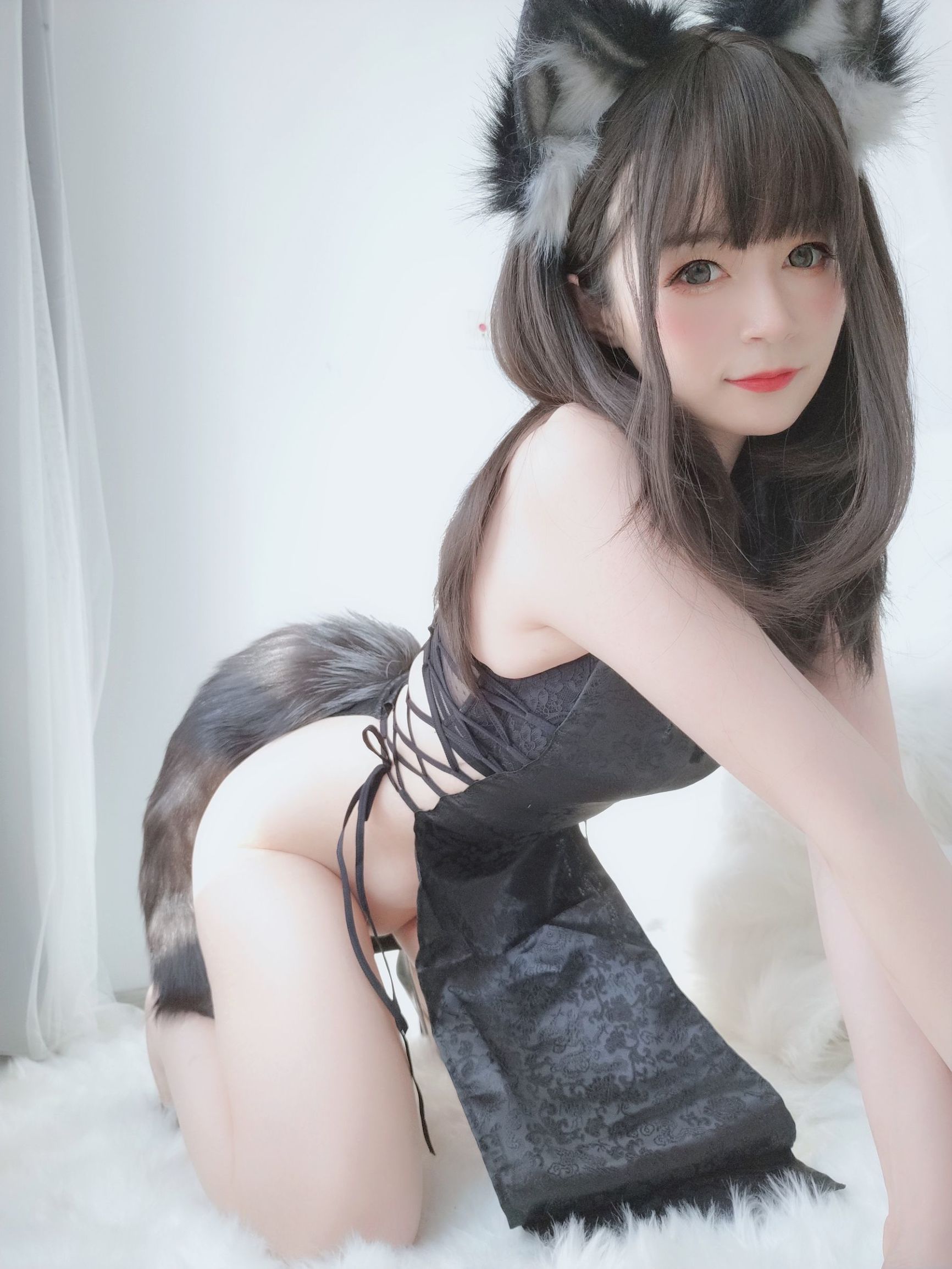 Coser chị bạc Sói đen nhỏ
