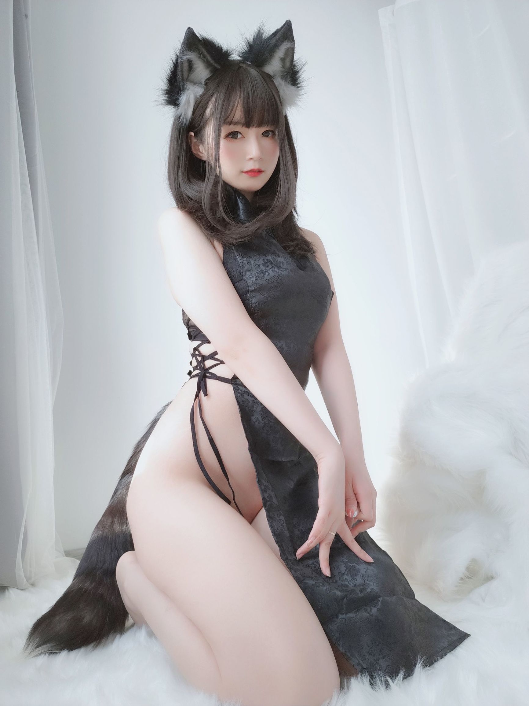 Coser Big Sister Silver Little Black Wolf