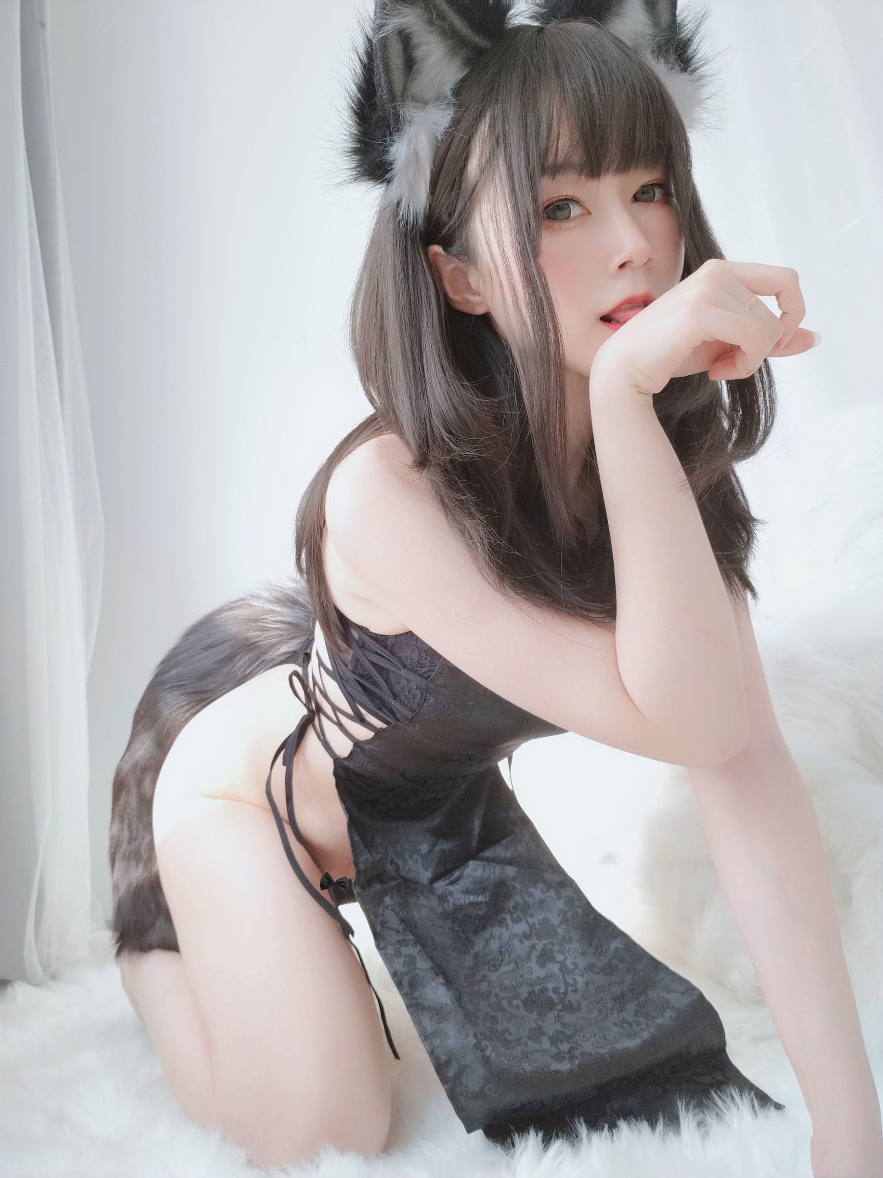 Coser chị bạc Sói đen nhỏ