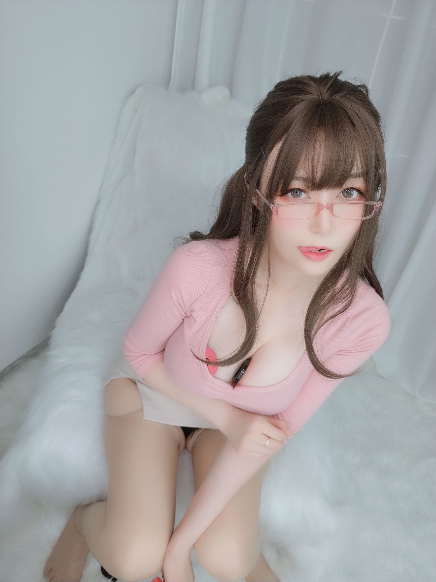 코서 아가씨 백은, 달콤하고 아름다운 후배