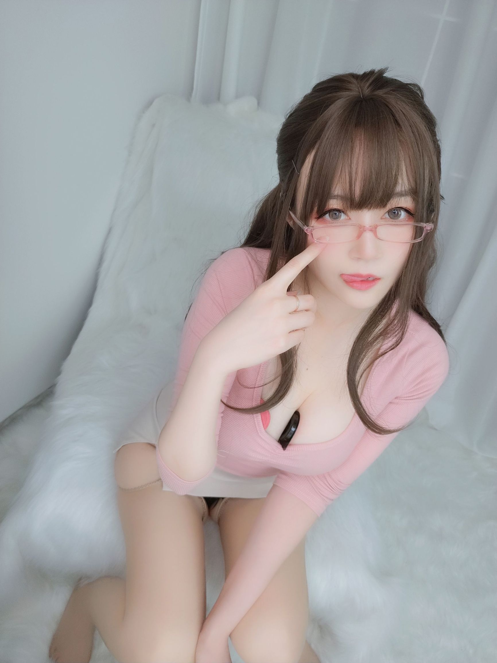 코서 아가씨 백은, 달콤하고 아름다운 후배