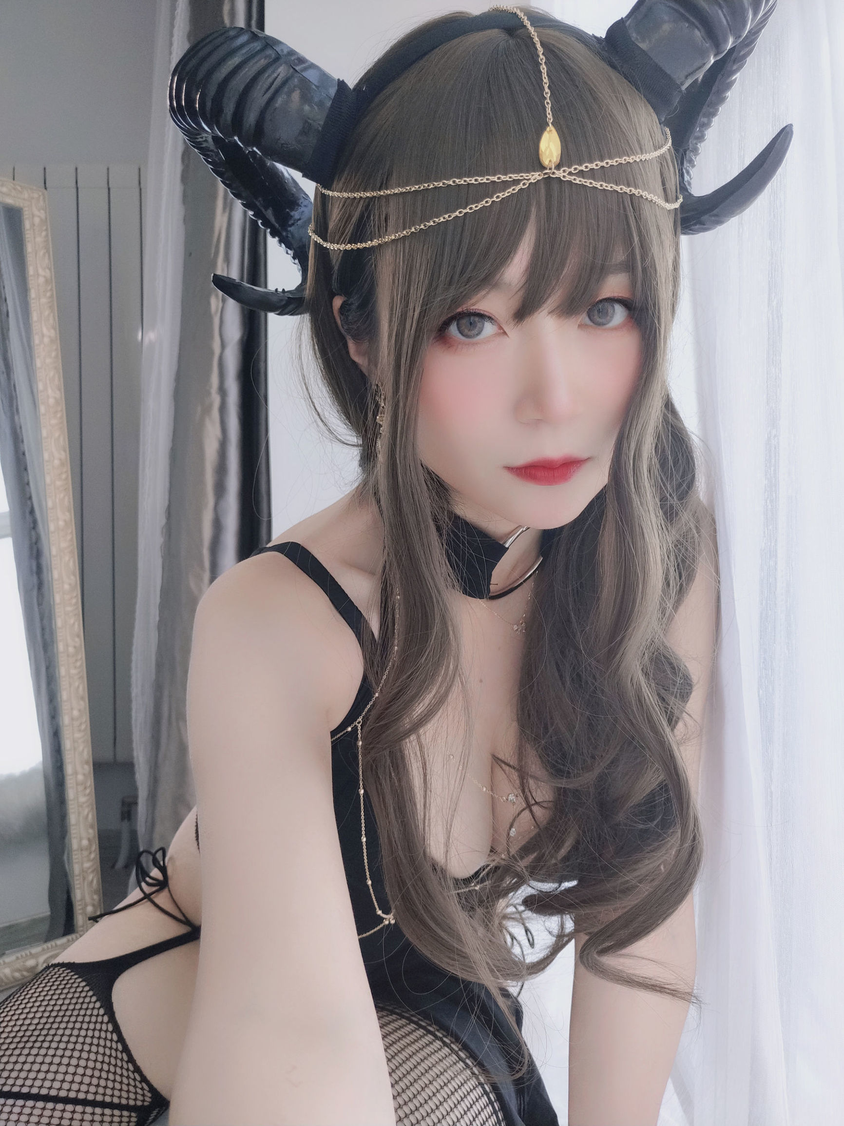 Coser Miss Silver Black Mountain Succubus