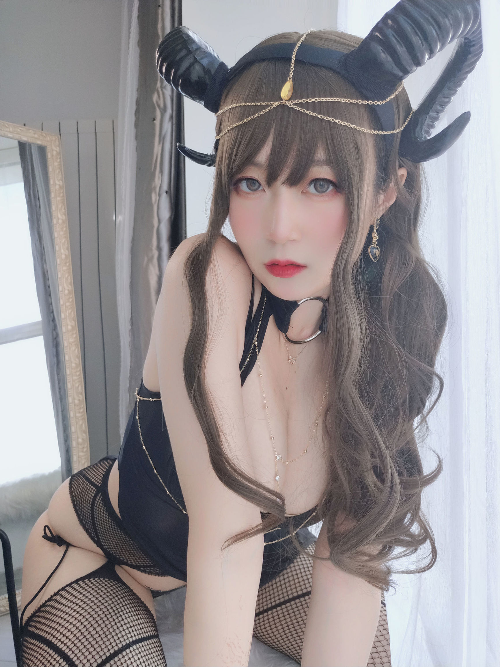 Coser Miss Silver Black Mountain Succubus
