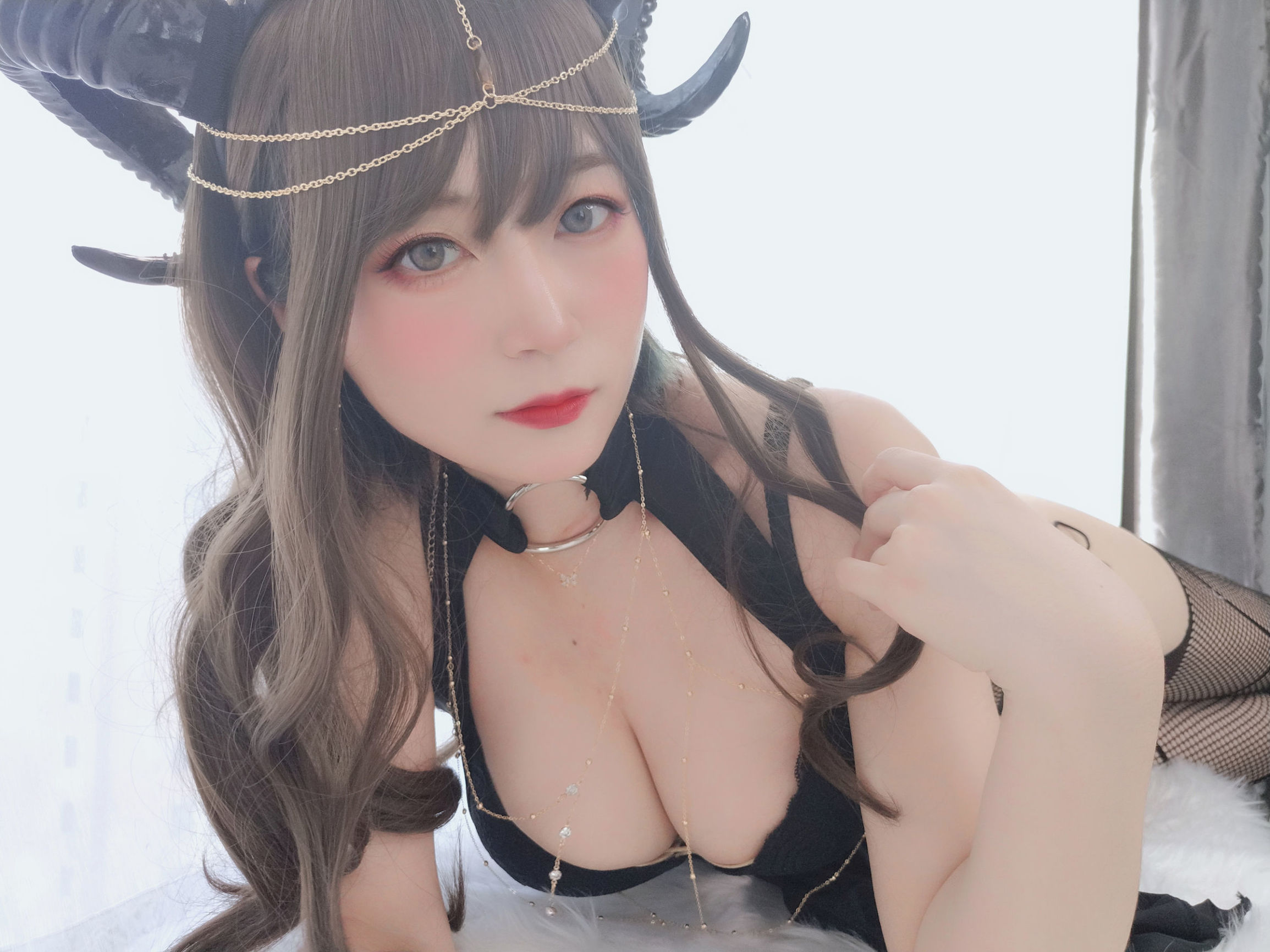 Coser Miss Silver Black Mountain Succubus