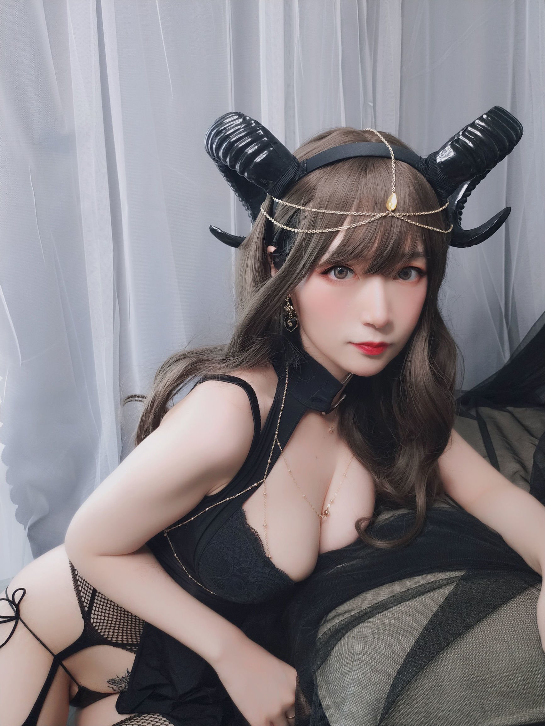 Coser Miss Silver Black Mountain Succubus