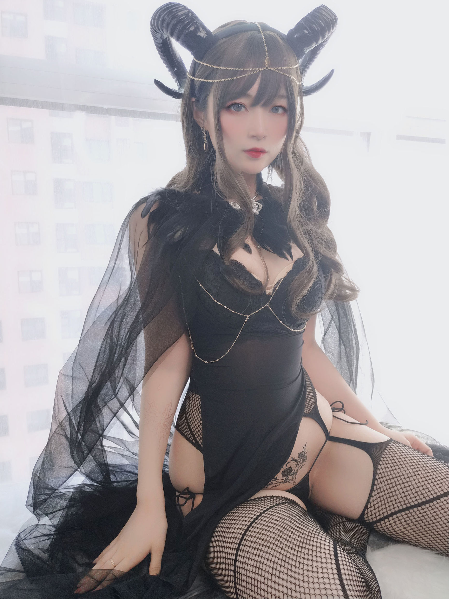 Coser tiểu thư Bạch Ngân Hắc Sơn Mị Ma