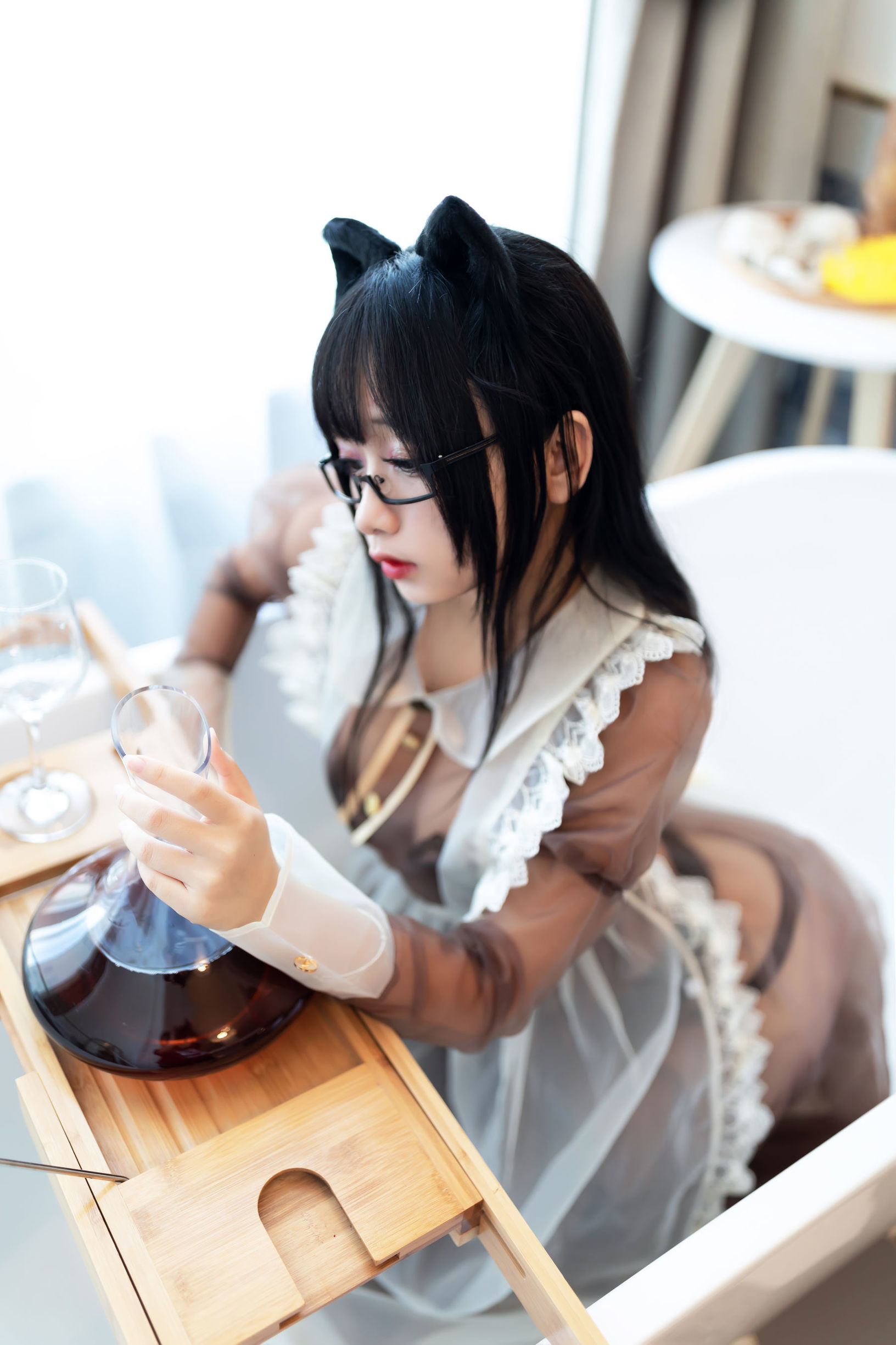 Cosplay Ri Nai Jiao Nữ Hầu Trong Suốt