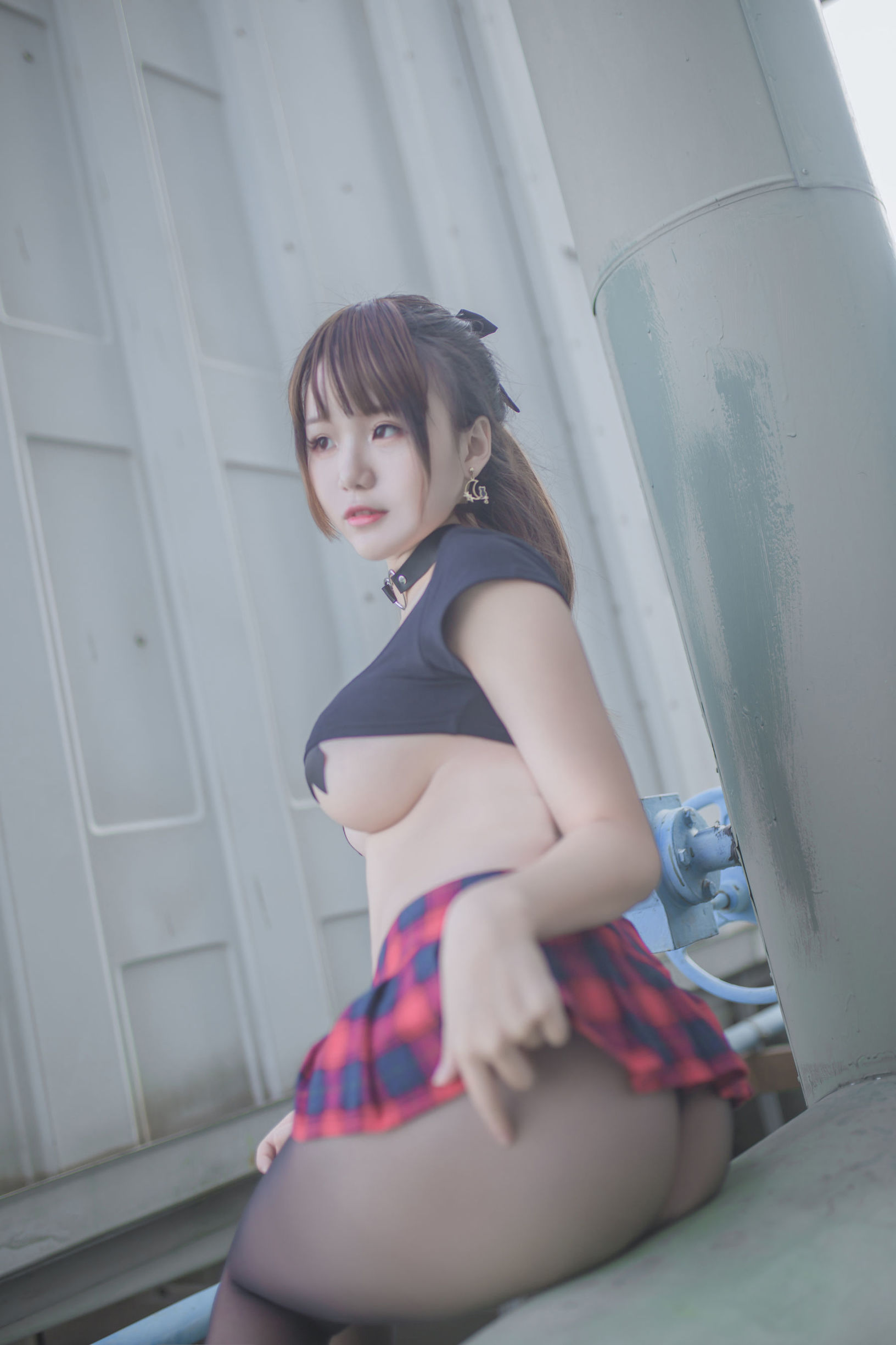 Yoko Trại Hạ « Ca Rô Đỏ »