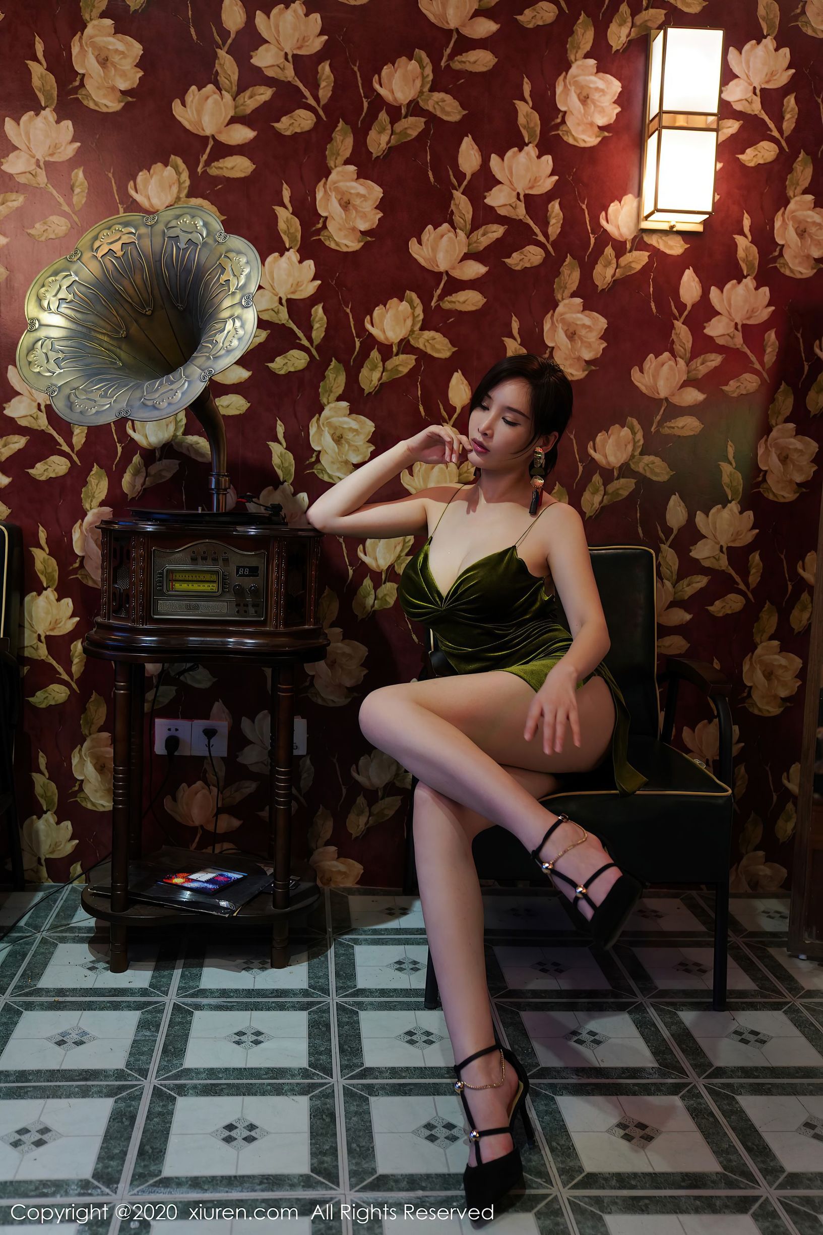 XiuRen] Số 2477 Bình sữa Đất Béo Tròn Lùn Thất bại Xấu xí Đen Nghèo