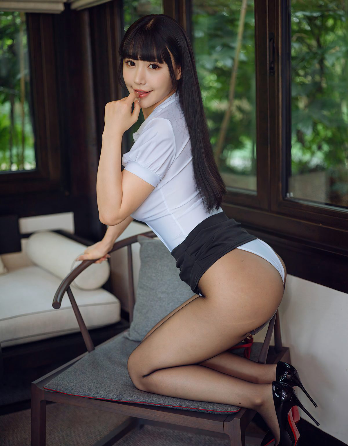 Zhu Ke'er Flower Uniform Short Skirt Seduction Black Silk Stockings Beautiful Legs Jade Buttocks 2021 HD Photo Set
