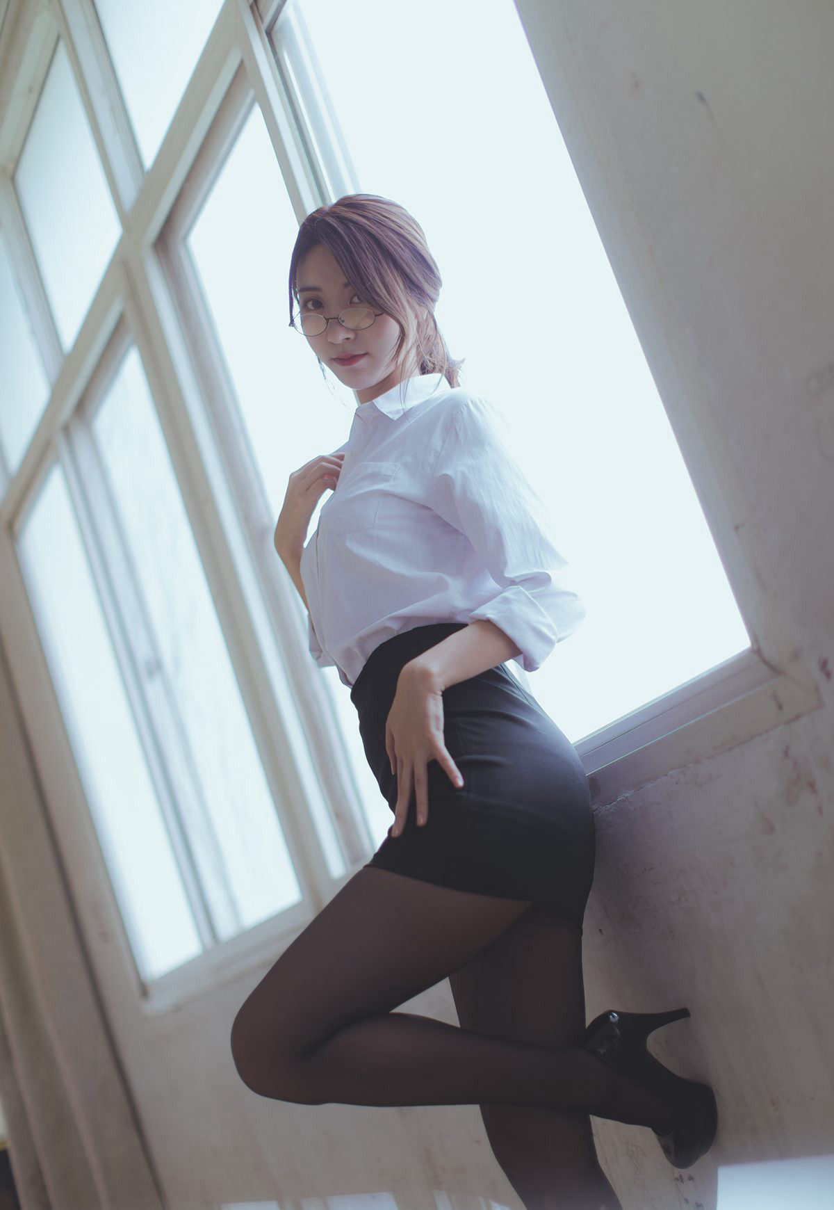 制服性感老師黑絲襪高跟黑川性感cosplay誘惑2021最新圖集