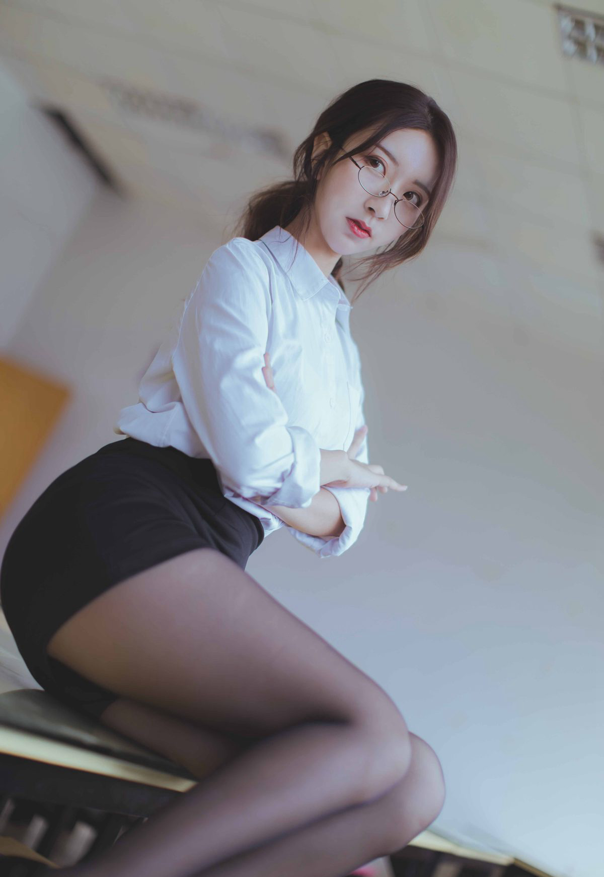 制服性感老師黑絲襪高跟黑川性感cosplay誘惑2021最新圖集