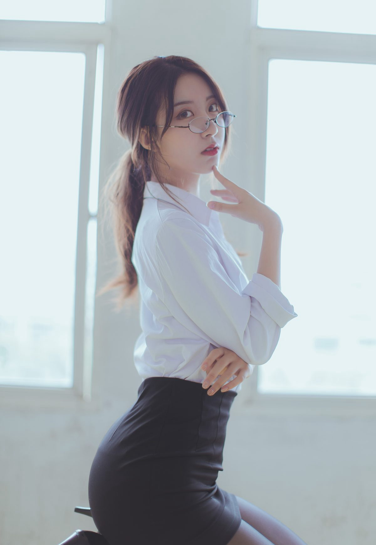 制服性感老師黑絲襪高跟黑川性感cosplay誘惑2021最新圖集