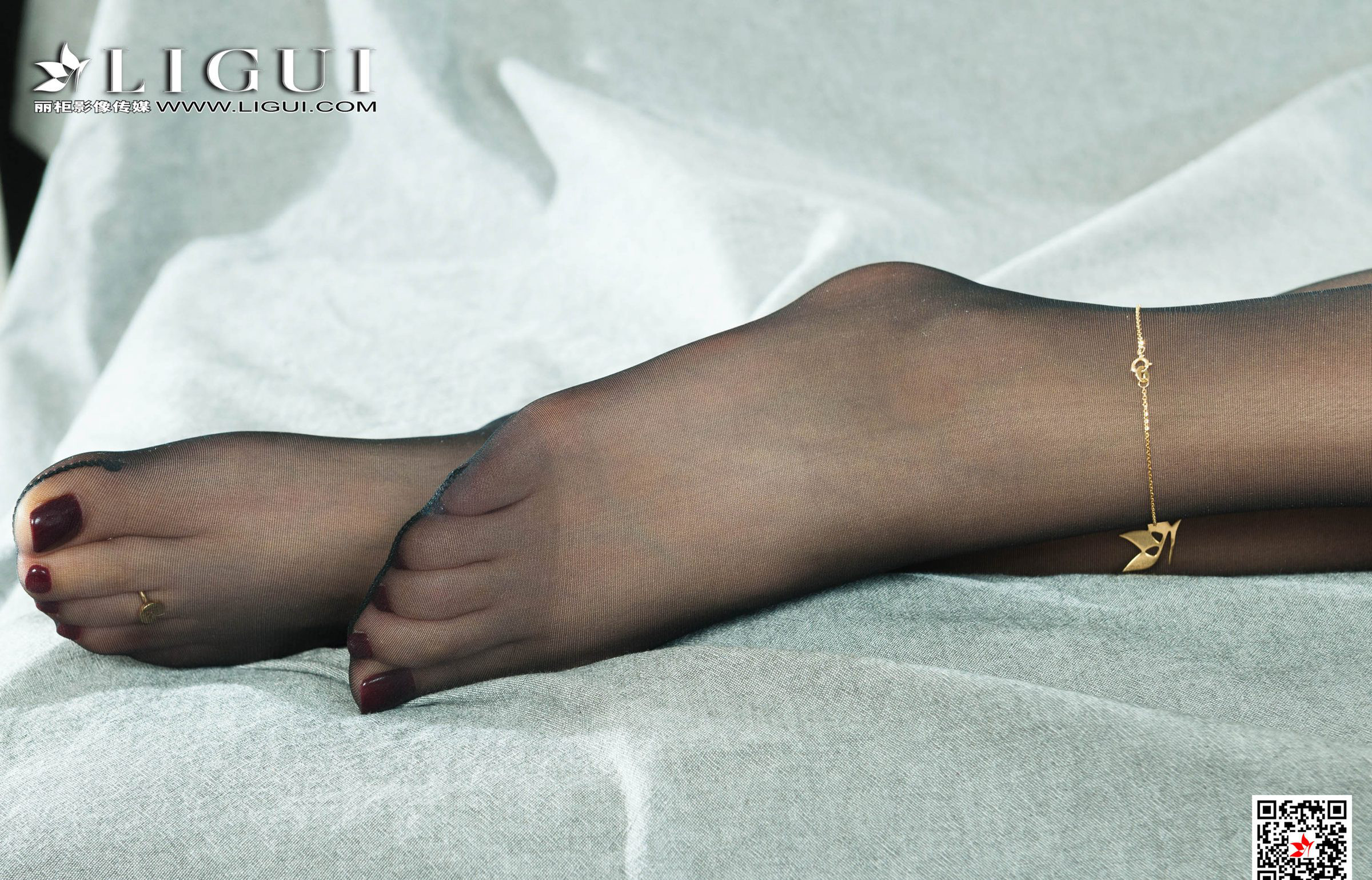 Extreme Quality High-Appearance Beautiful Young Married Woman Sexy Ultra-Thin Black Silk Beautiful Legs HD Jade Feet Large Image 2021