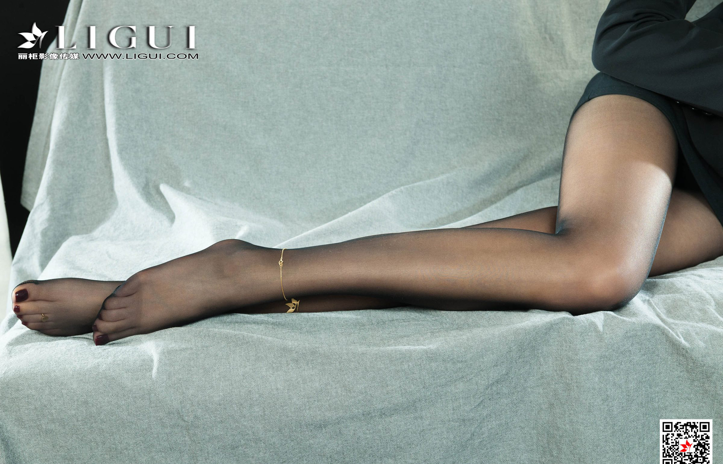 Extreme Quality High-Appearance Beautiful Young Married Woman Sexy Ultra-Thin Black Silk Beautiful Legs HD Jade Feet Large Image 2021