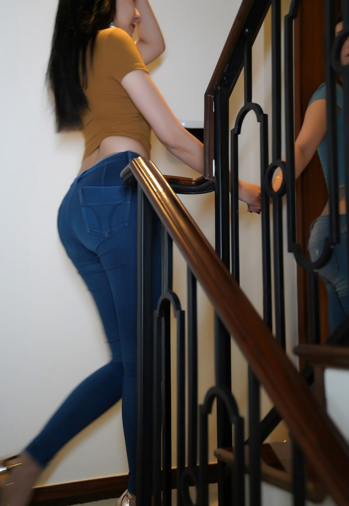 超美大胸性感極品大奶緊身牛仔褲美女豐滿美臀