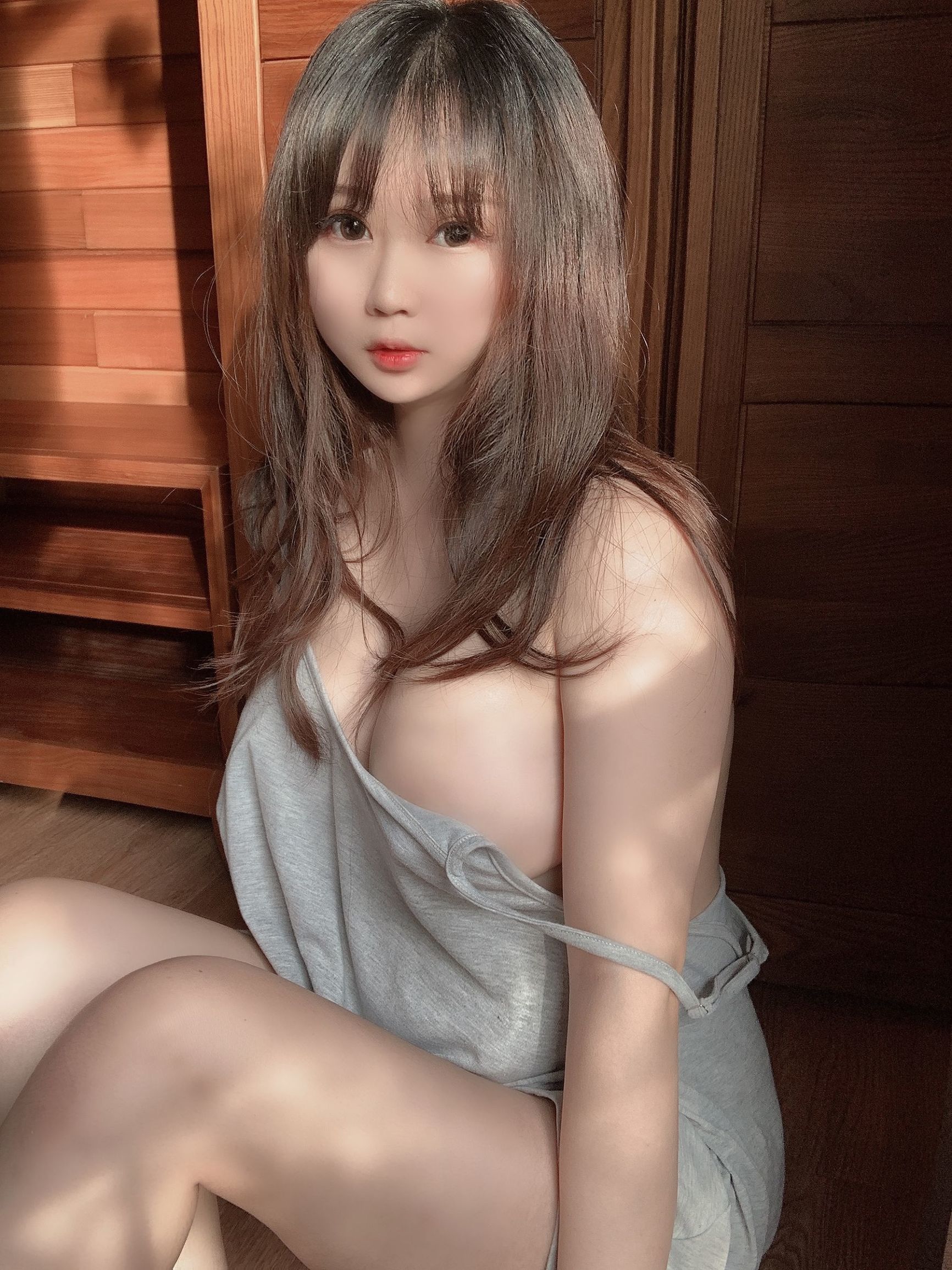 コスプレ写真] 桃の少女は依ちゃんや - 光