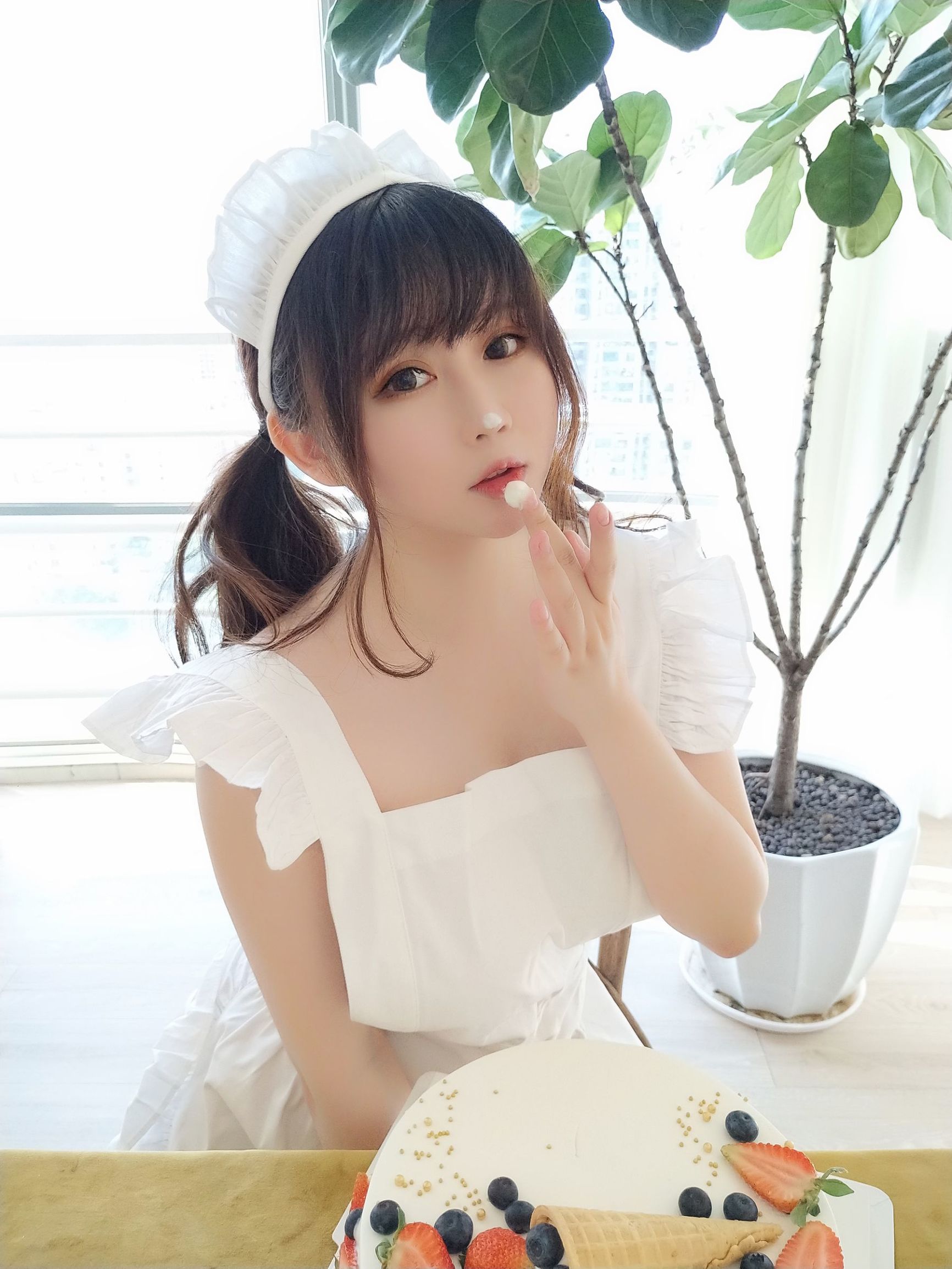 コスプレ写真] 蜜桃少女は依ちゃんや - 小厨娘