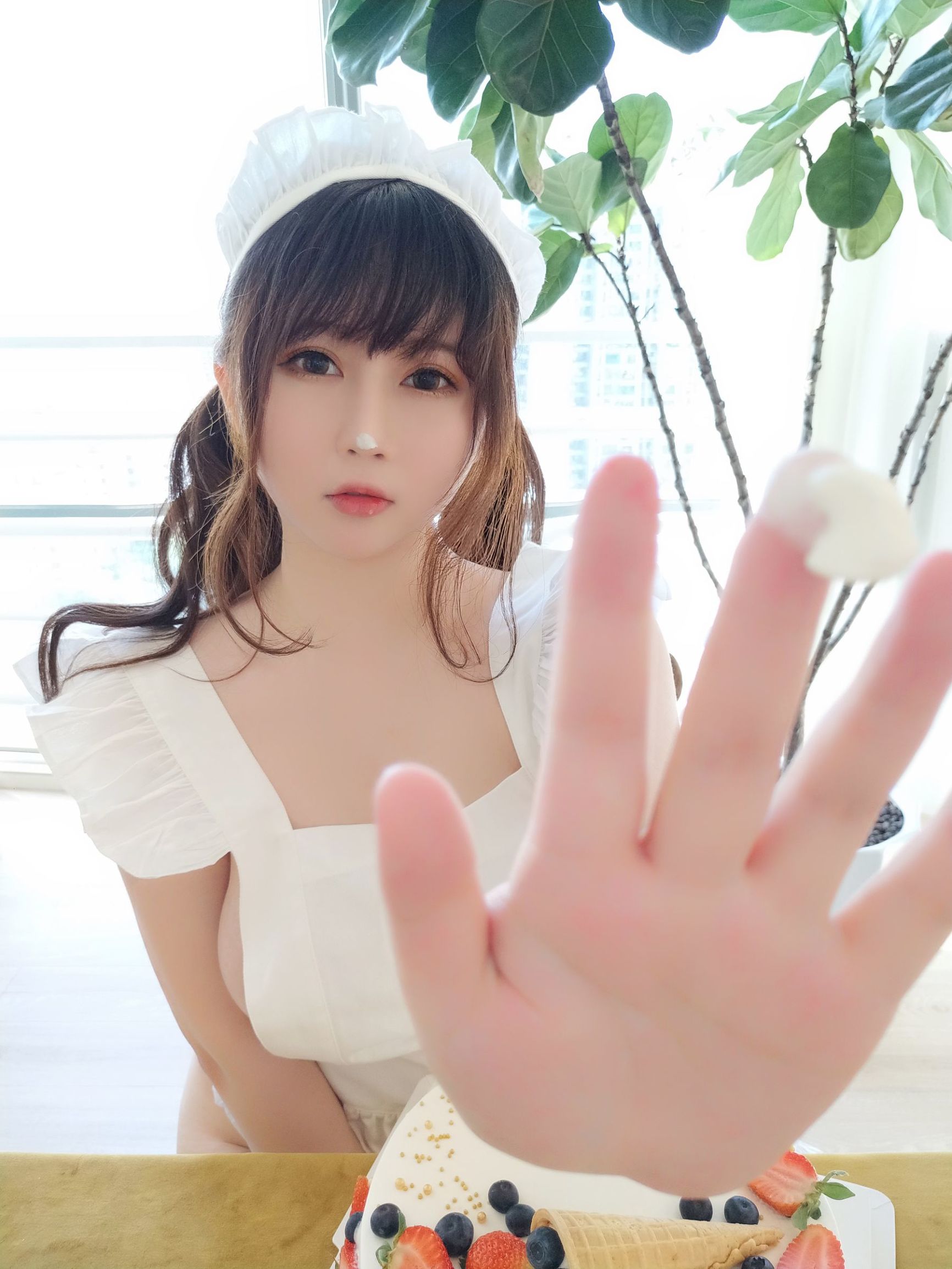 コスプレ写真] 蜜桃少女は依ちゃんや - 小厨娘