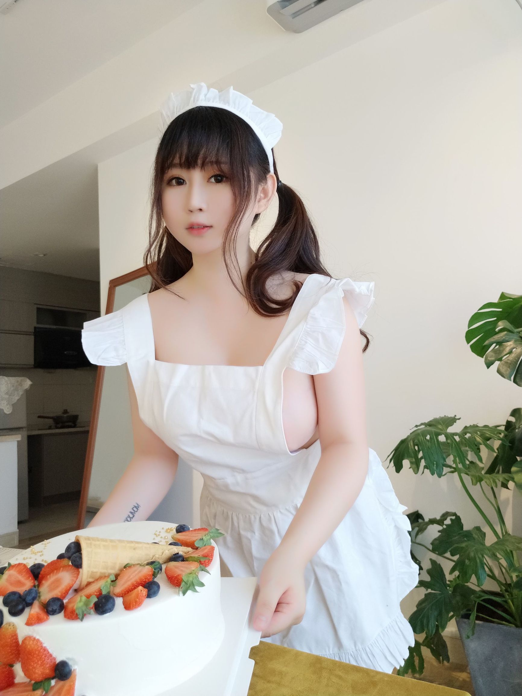 コスプレ写真] 蜜桃少女は依ちゃんや - 小厨娘