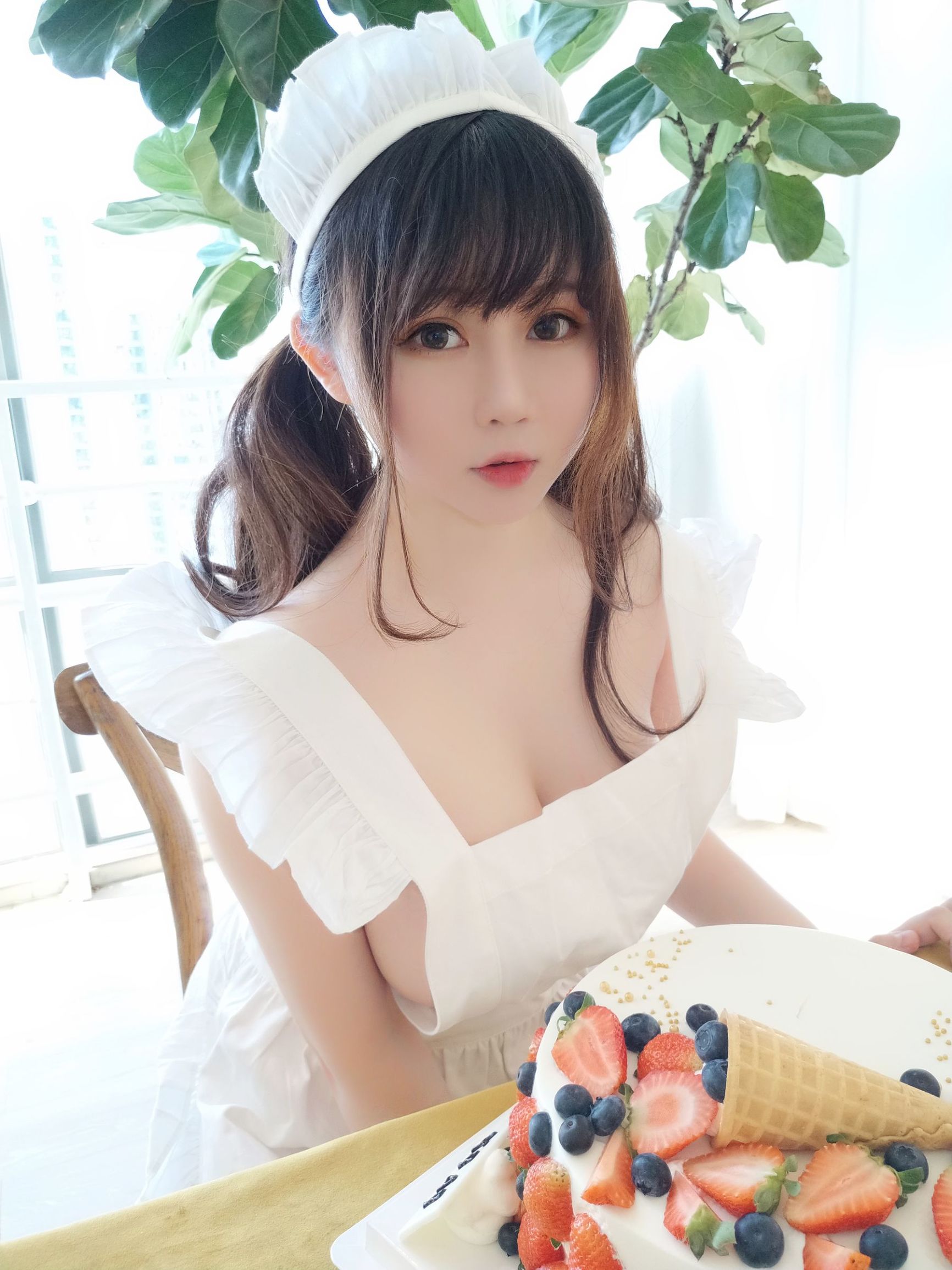 コスプレ写真] 蜜桃少女は依ちゃんや - 小厨娘