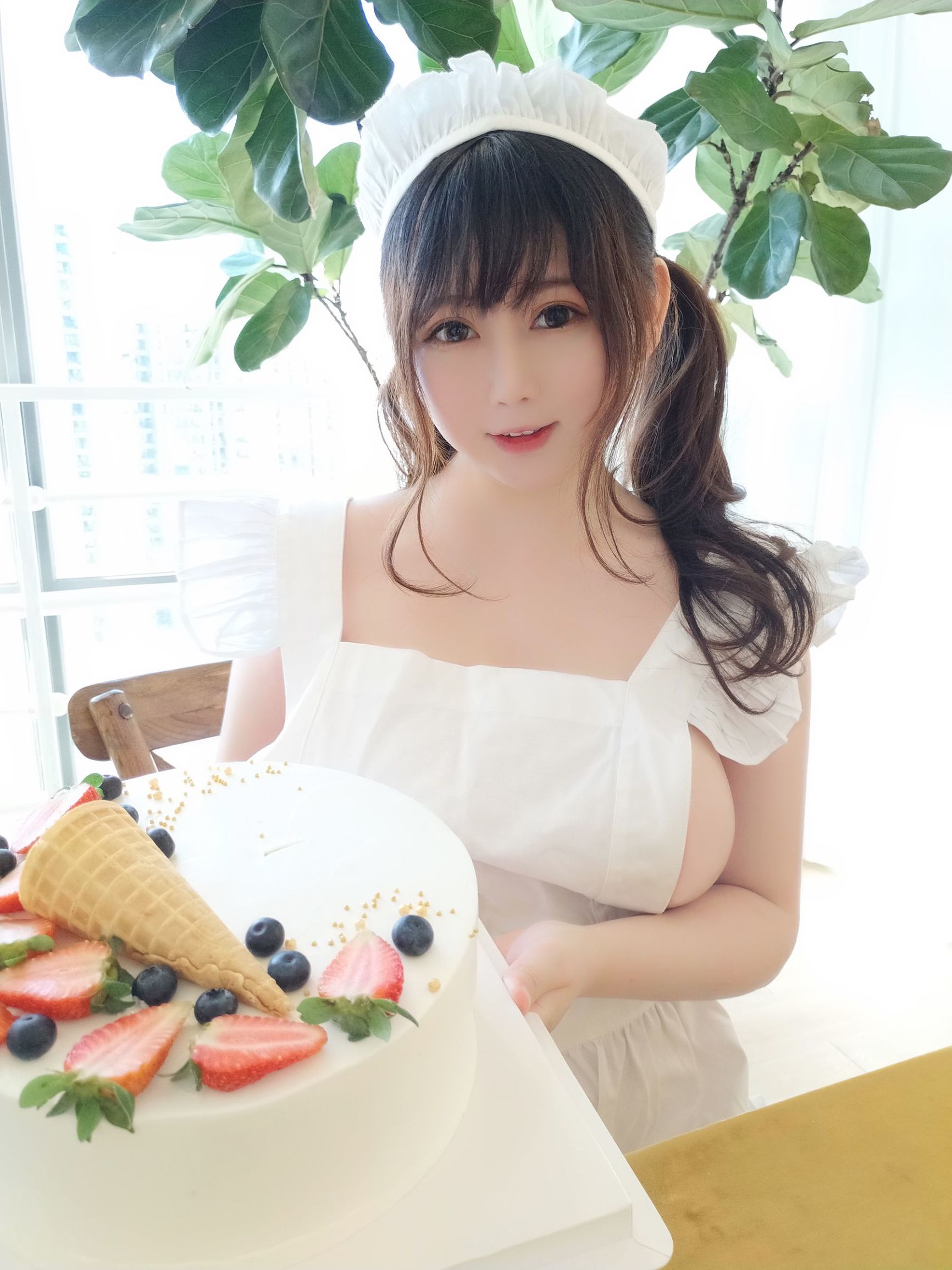 コスプレ写真] 蜜桃少女は依ちゃんや - 小厨娘