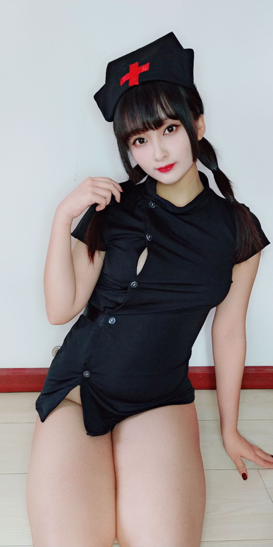[Cosplay写真] 动漫博主洛璃 belle SAMA - 情人节小护士