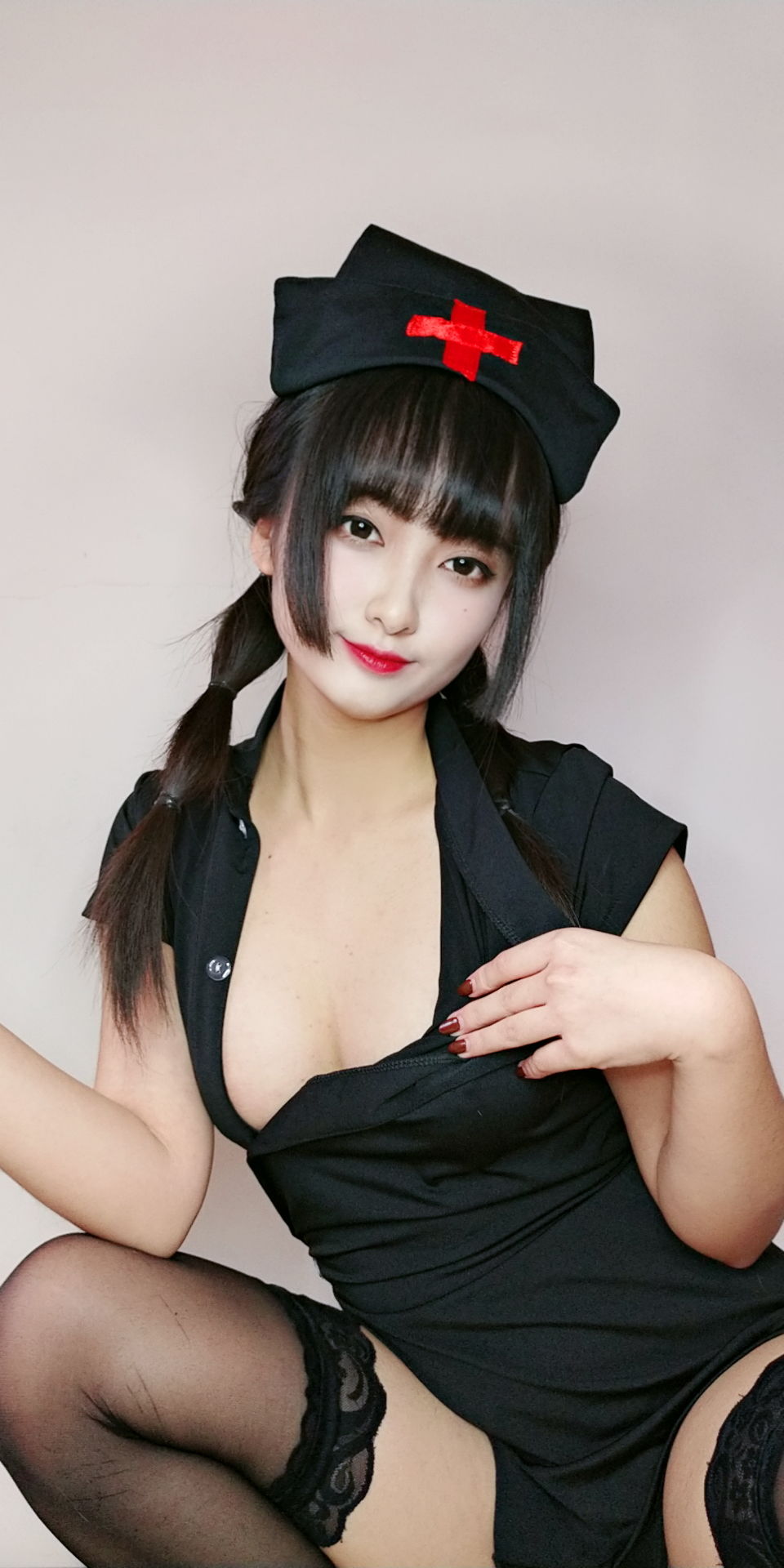 Cosplay Photos] Anime Blogger Luo Li  belle SAMA - Valentine's Day Little Nurse