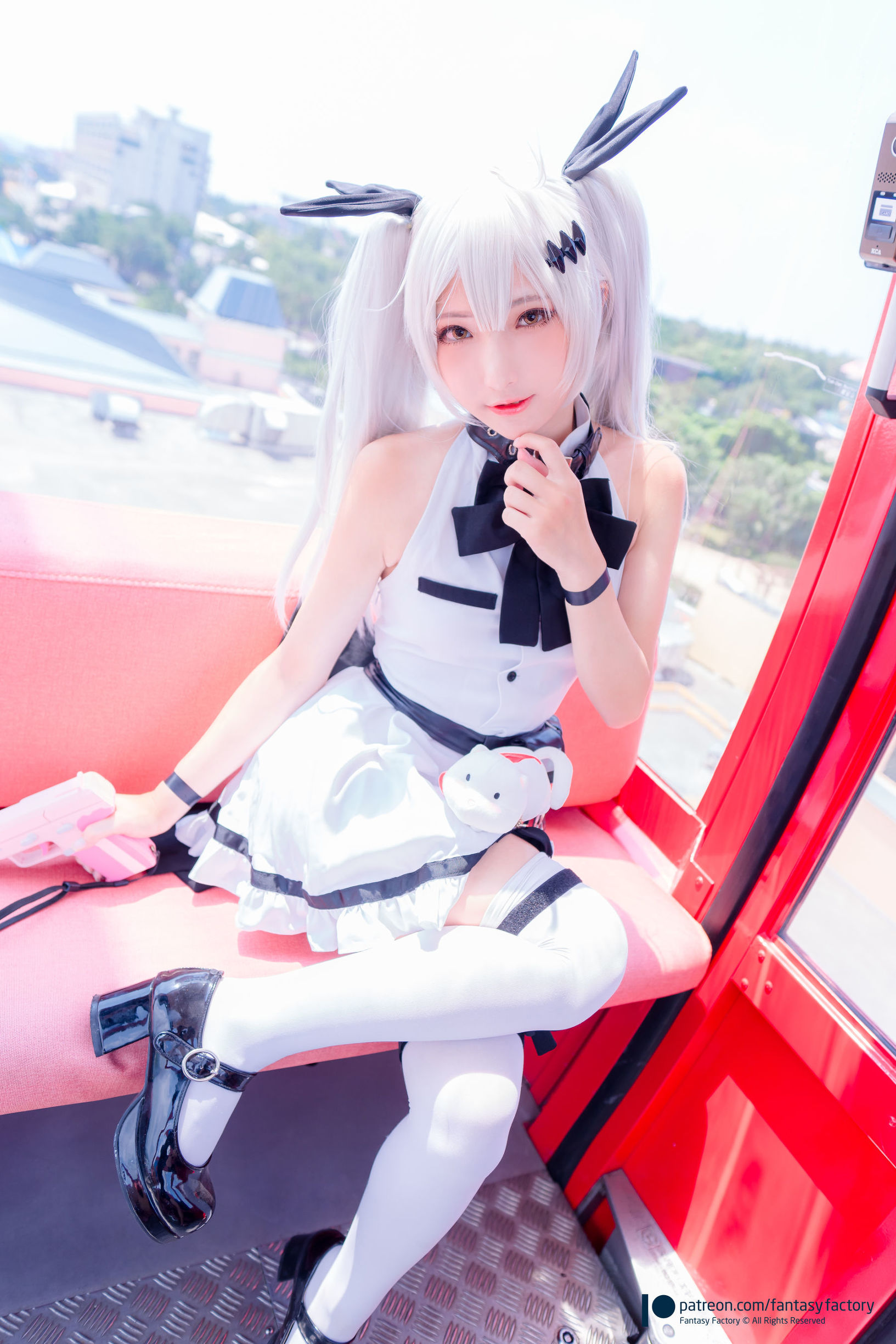 Cosplay Ảnh] Tiểu Đinh 《Fantasy Factory》 - 2019.11 Đen Trắng Voan Mỏng Tất Lưới