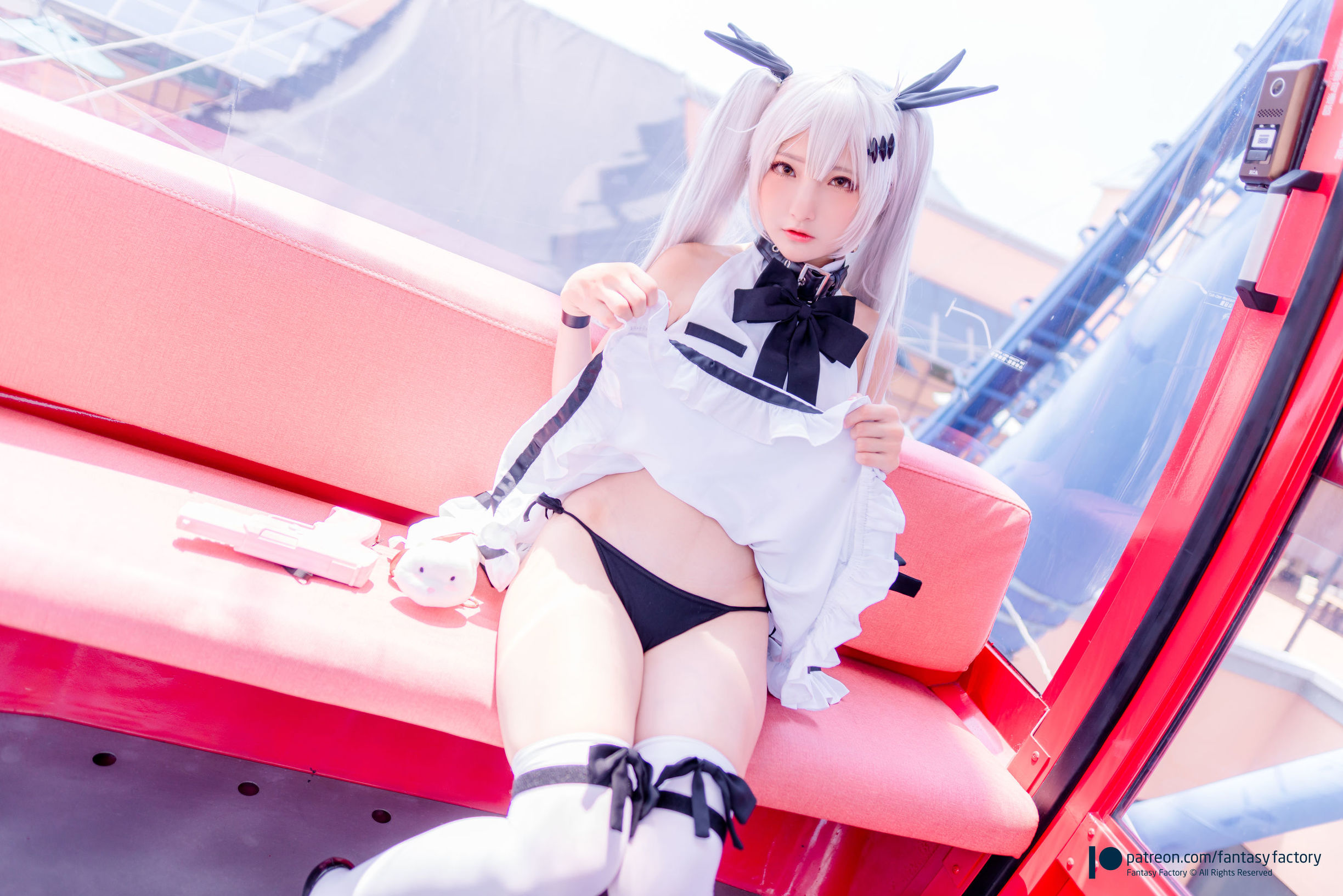 Cosplay Ảnh] Tiểu Đinh 《Fantasy Factory》 - 2019.11 Đen Trắng Voan Mỏng Tất Lưới