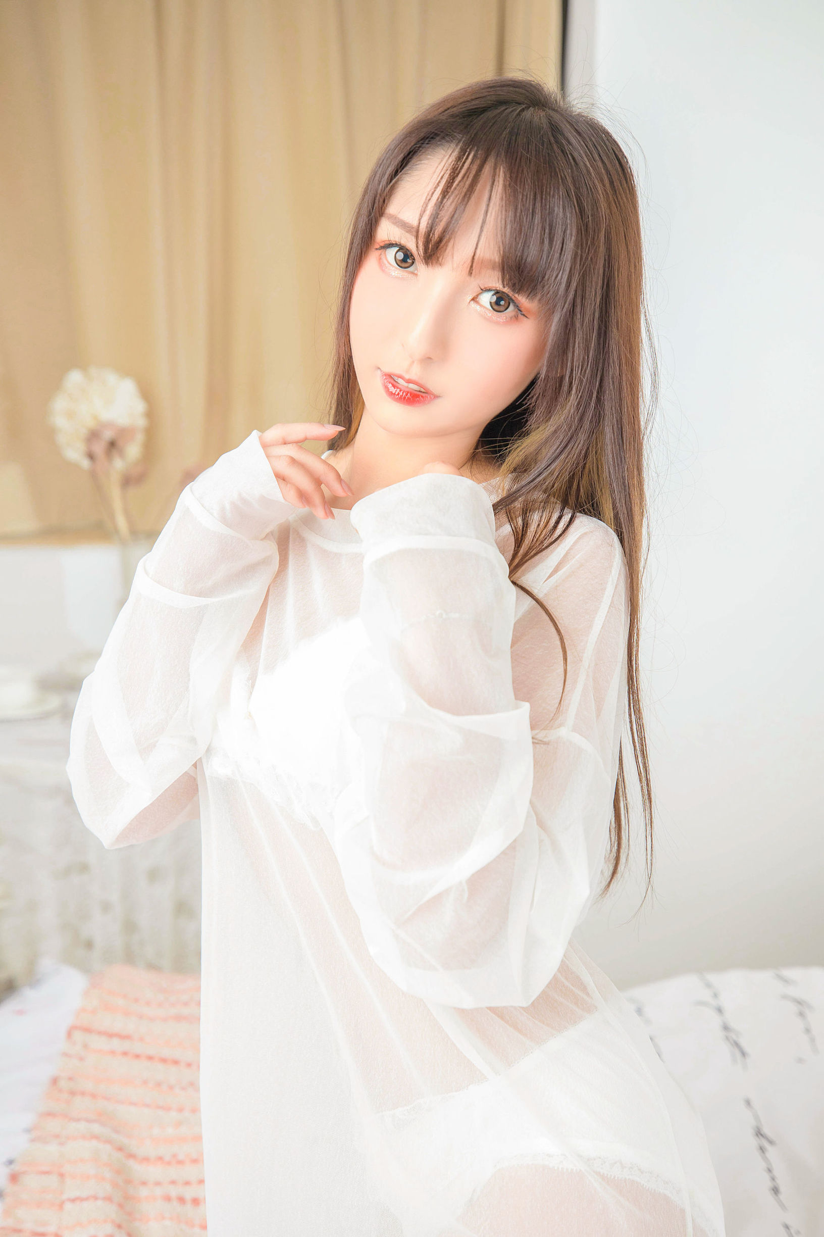 Cosplay Photo]  belle ta Kagurazaka Mafuyu's Okaeri - White Silk Cat Feet