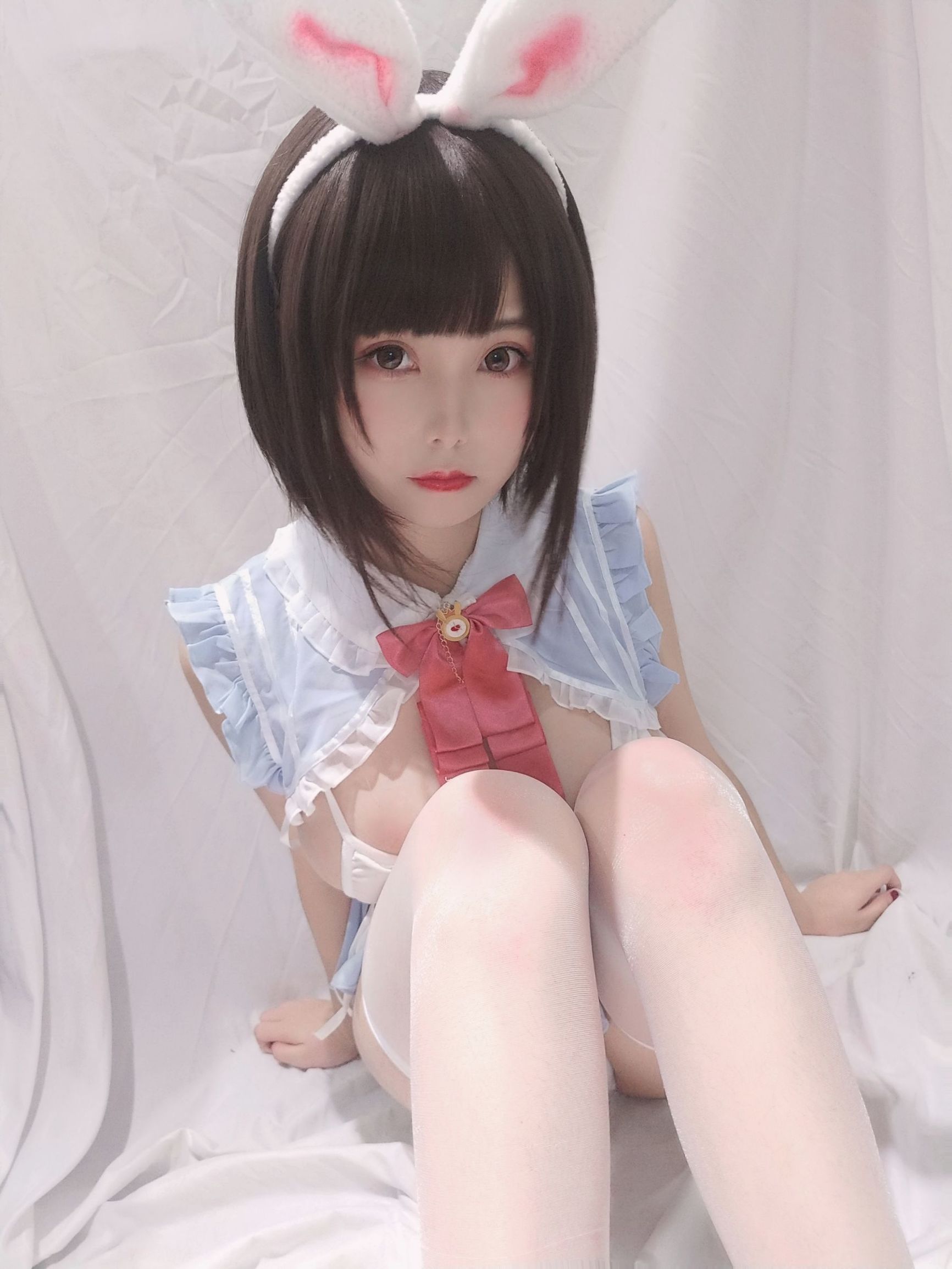 Cosplay Photo] Moe-Style Big Sister Honey Juice Cat Qiu - Little White Rabbit Selfie