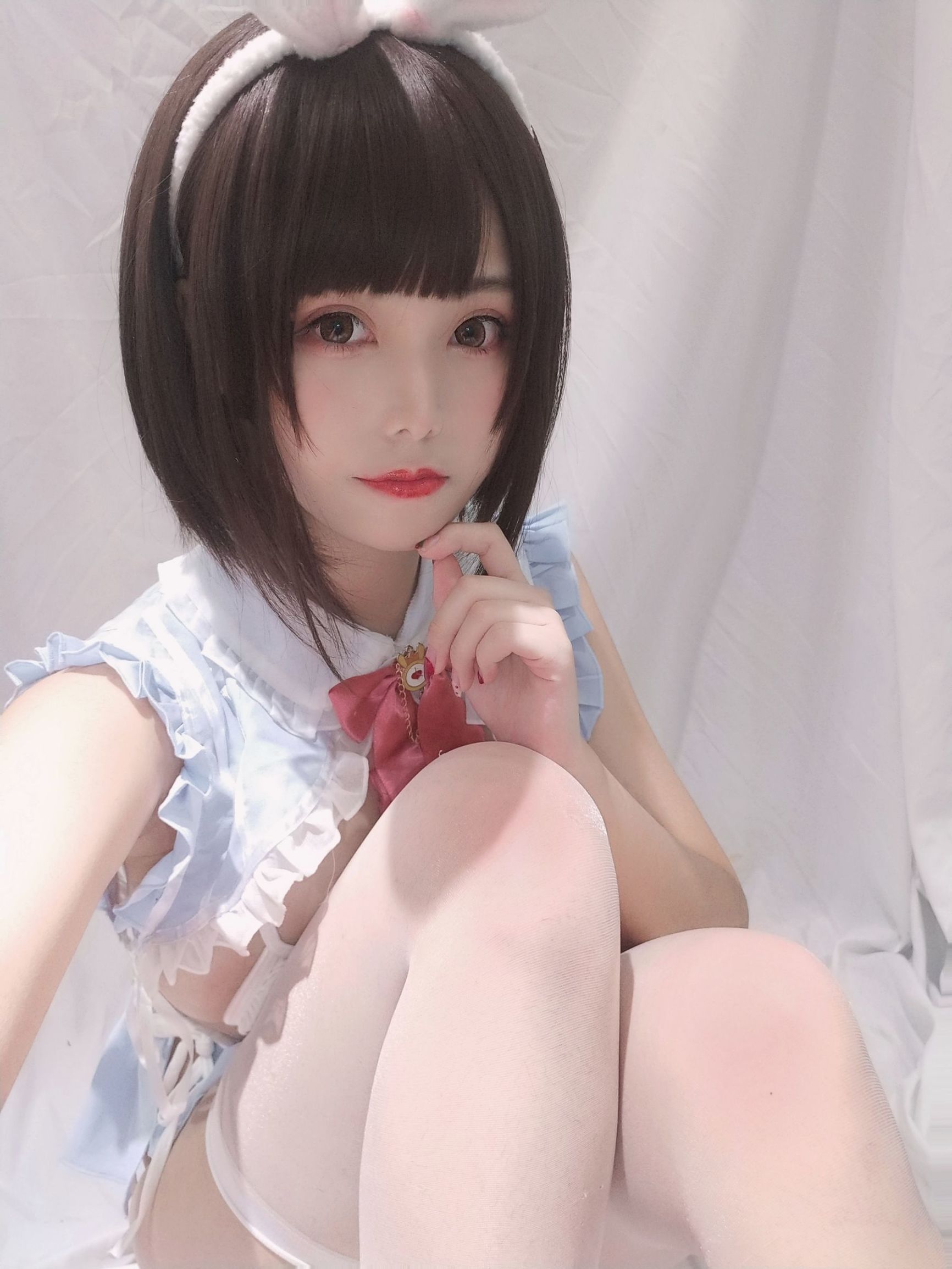 Cosplay Ảnh] Hệ moe tiểu thư Mật Trí Mèo Cưu - Tự chụp tiểu bạch thỏ