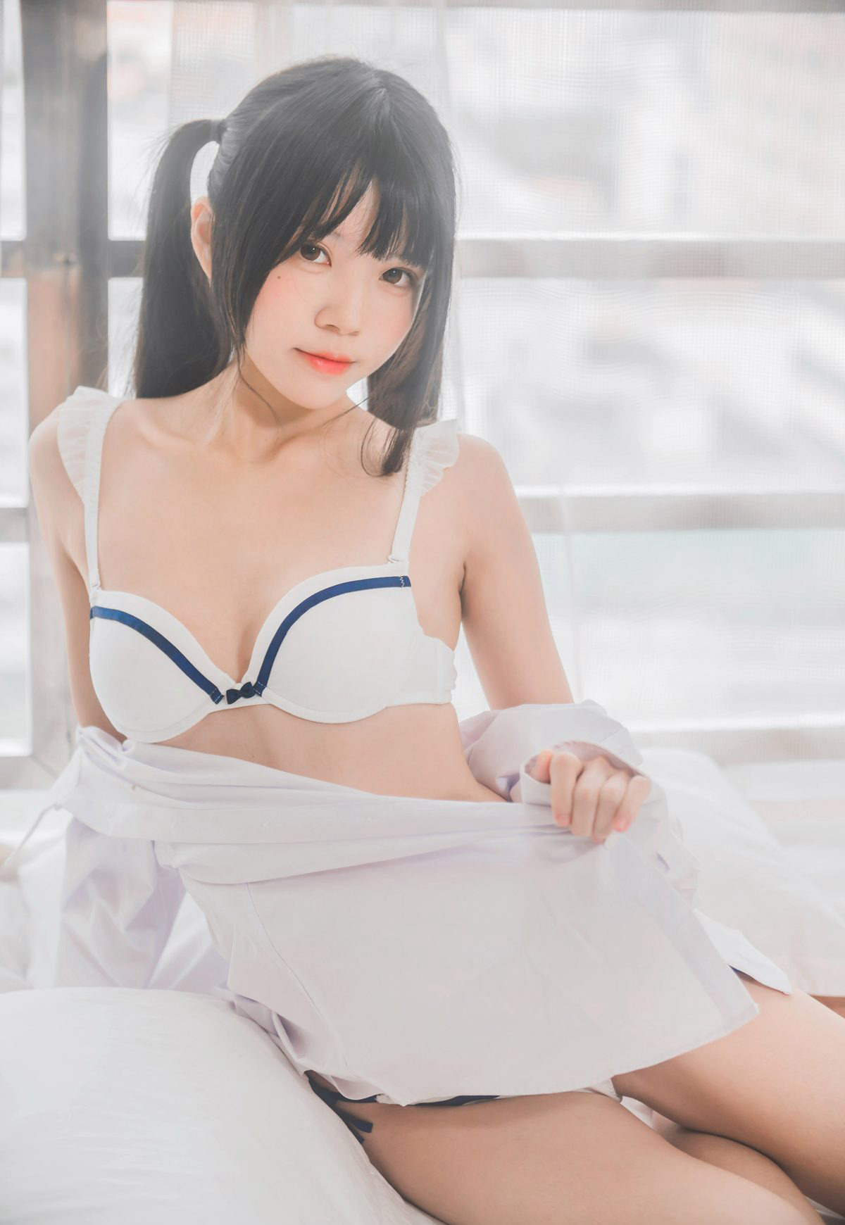 桜桃喵2021最新图集性感cosplay诱惑JK嫩白三点内衣写真