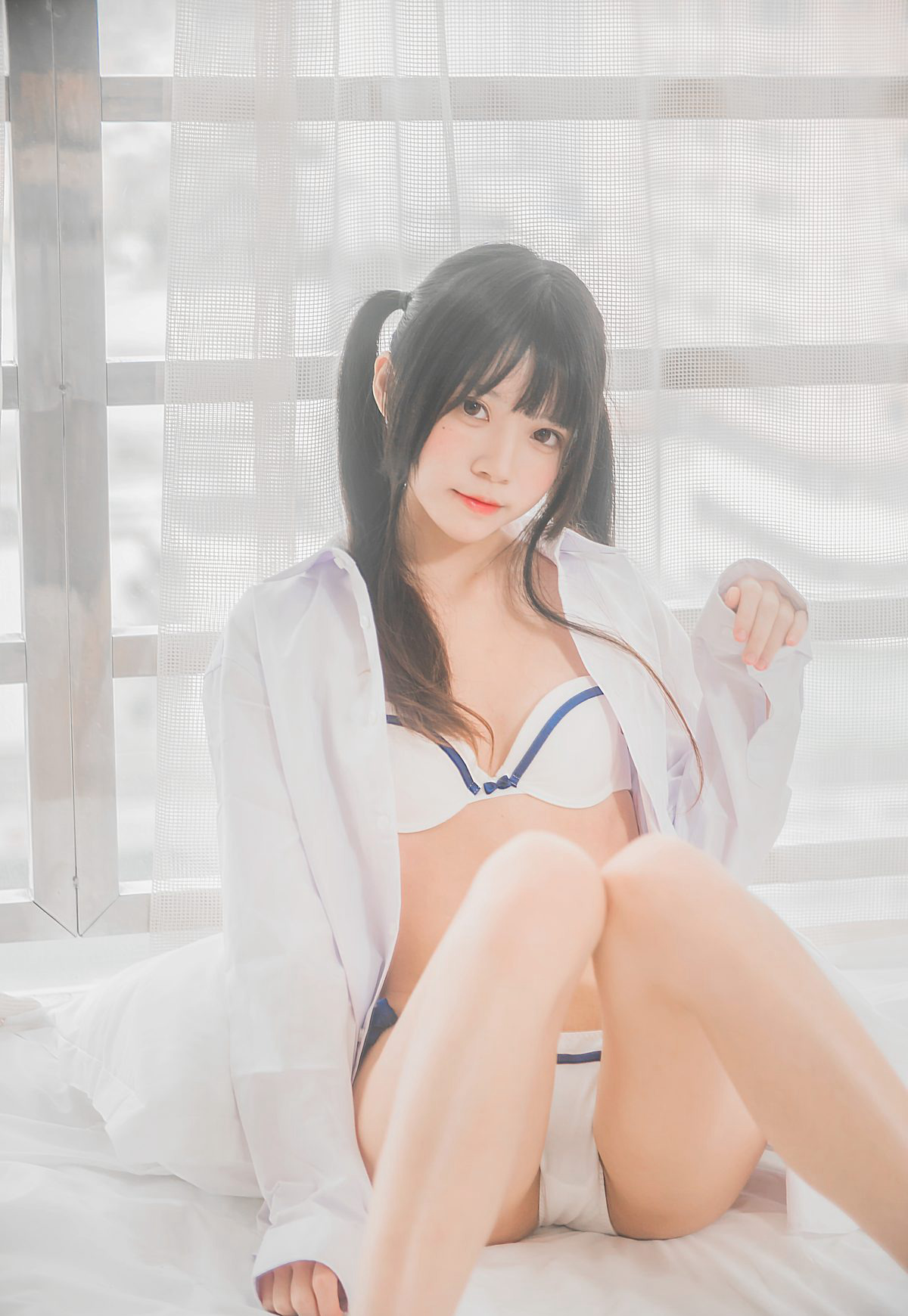 桜桃喵2021最新图集性感cosplay诱惑JK嫩白三点内衣写真